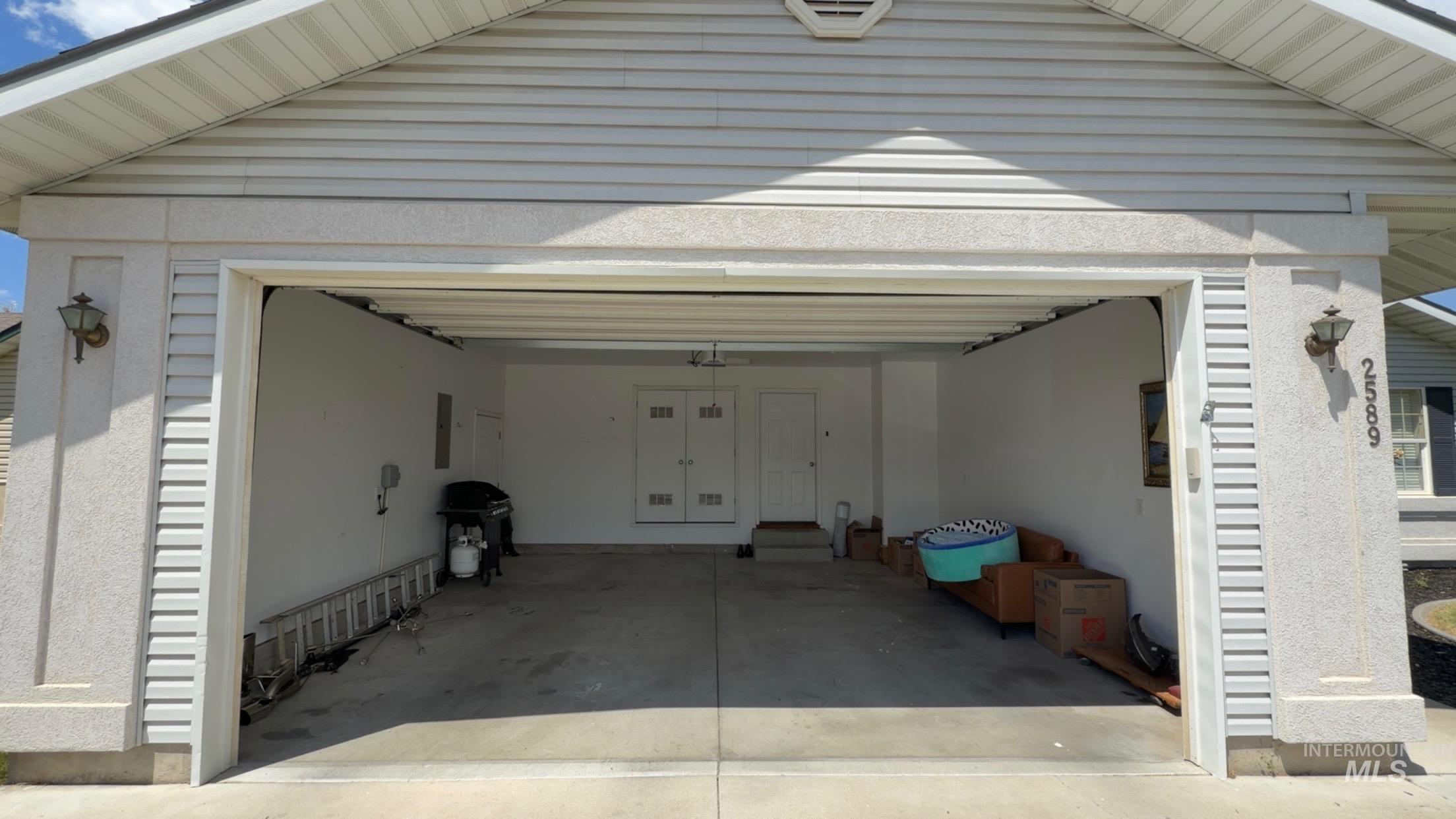 2589 Ironwood Ave Property Photo 4