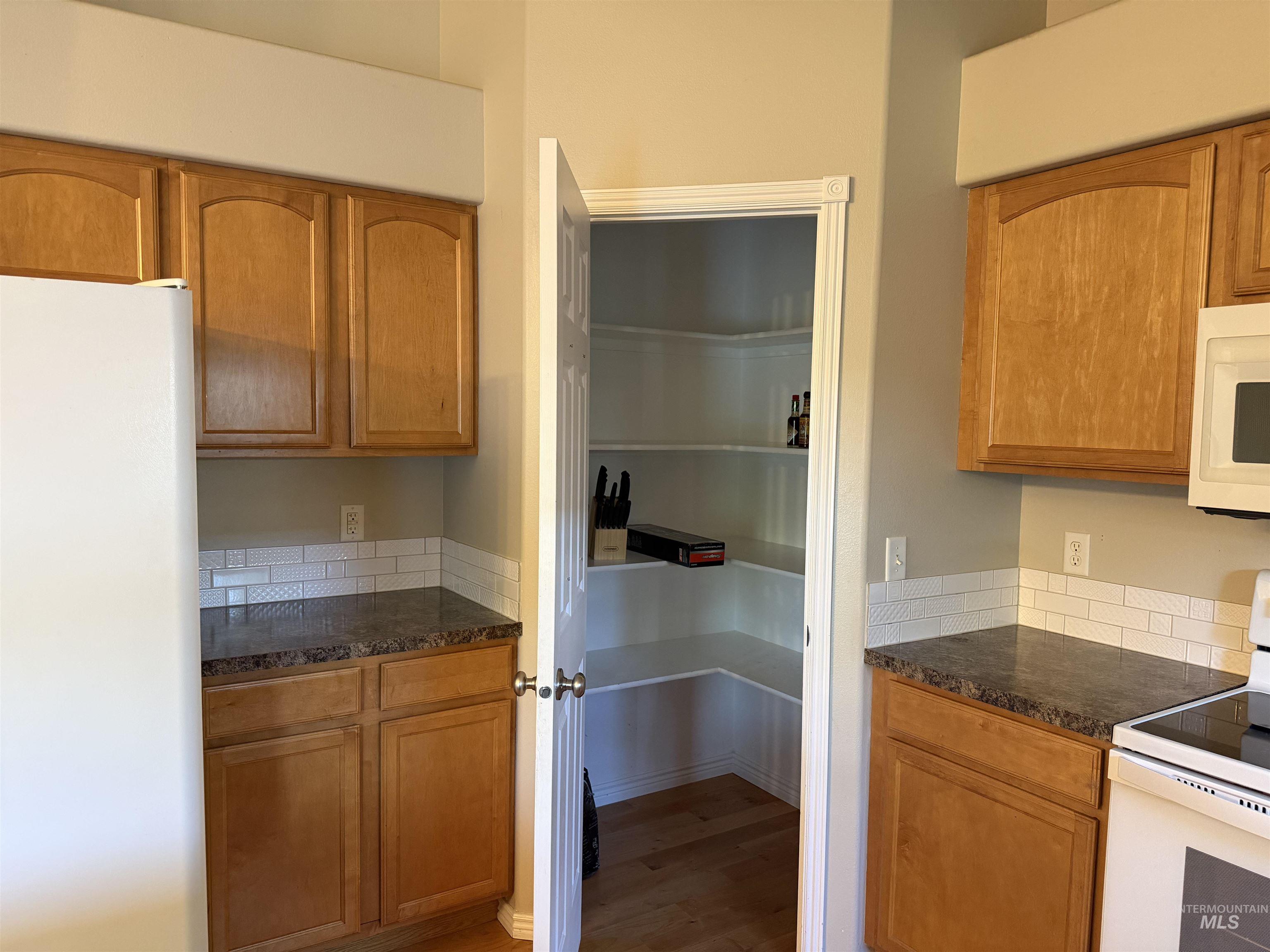 2589 Ironwood Ave Property Photo 7