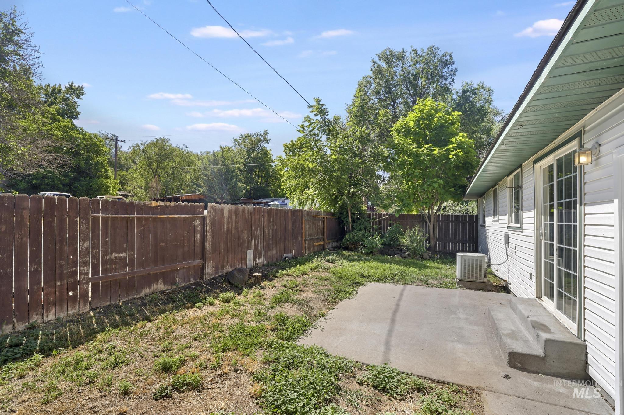 180 Lake St E Property Photo 25