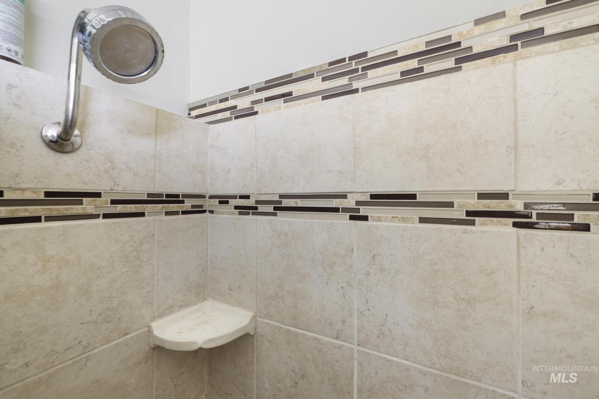 554 N Waucanza St Property Photo 28
