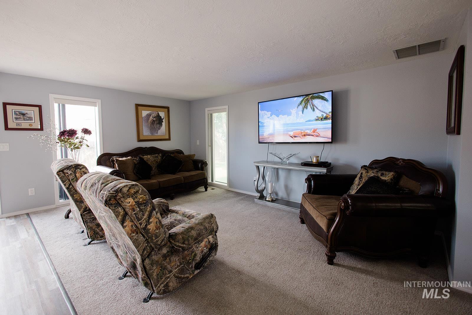 1530 Rosewood St Property Photo 16