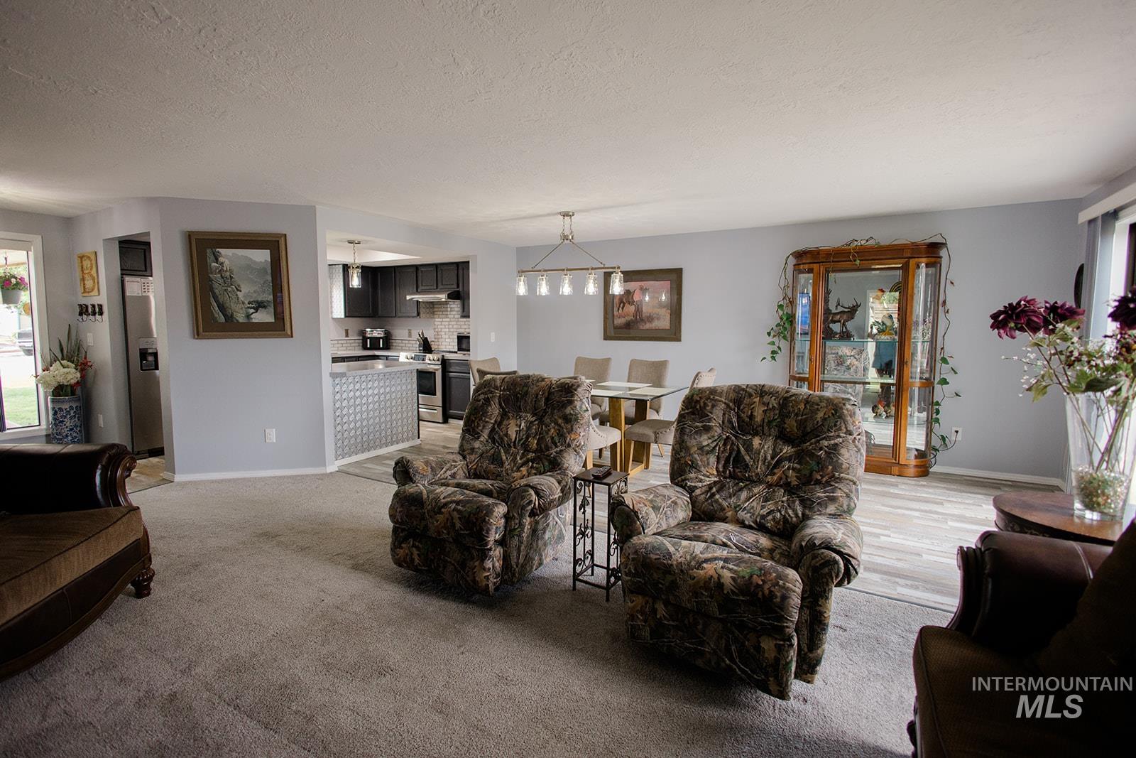1530 Rosewood St Property Photo 18