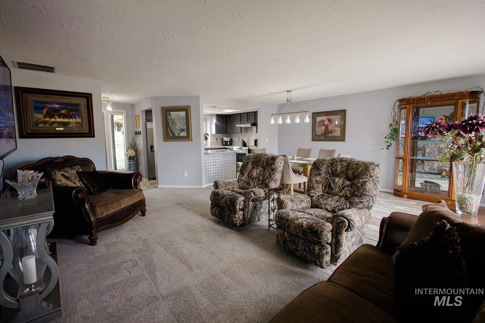 1530 Rosewood St Property Photo 19