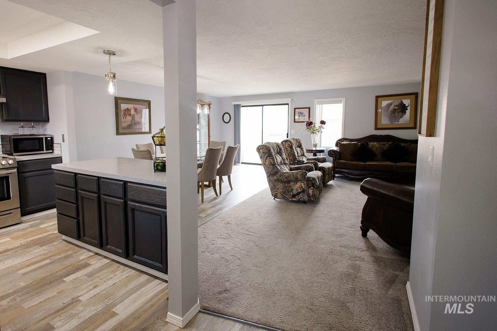 1530 Rosewood St Property Photo 22