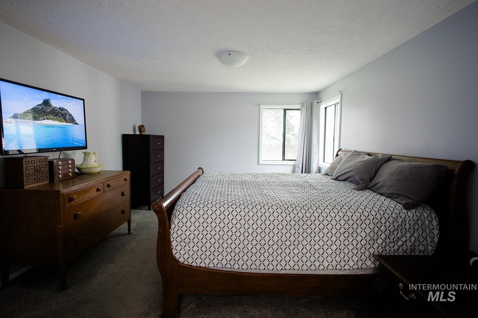 1530 Rosewood St Property Photo 25