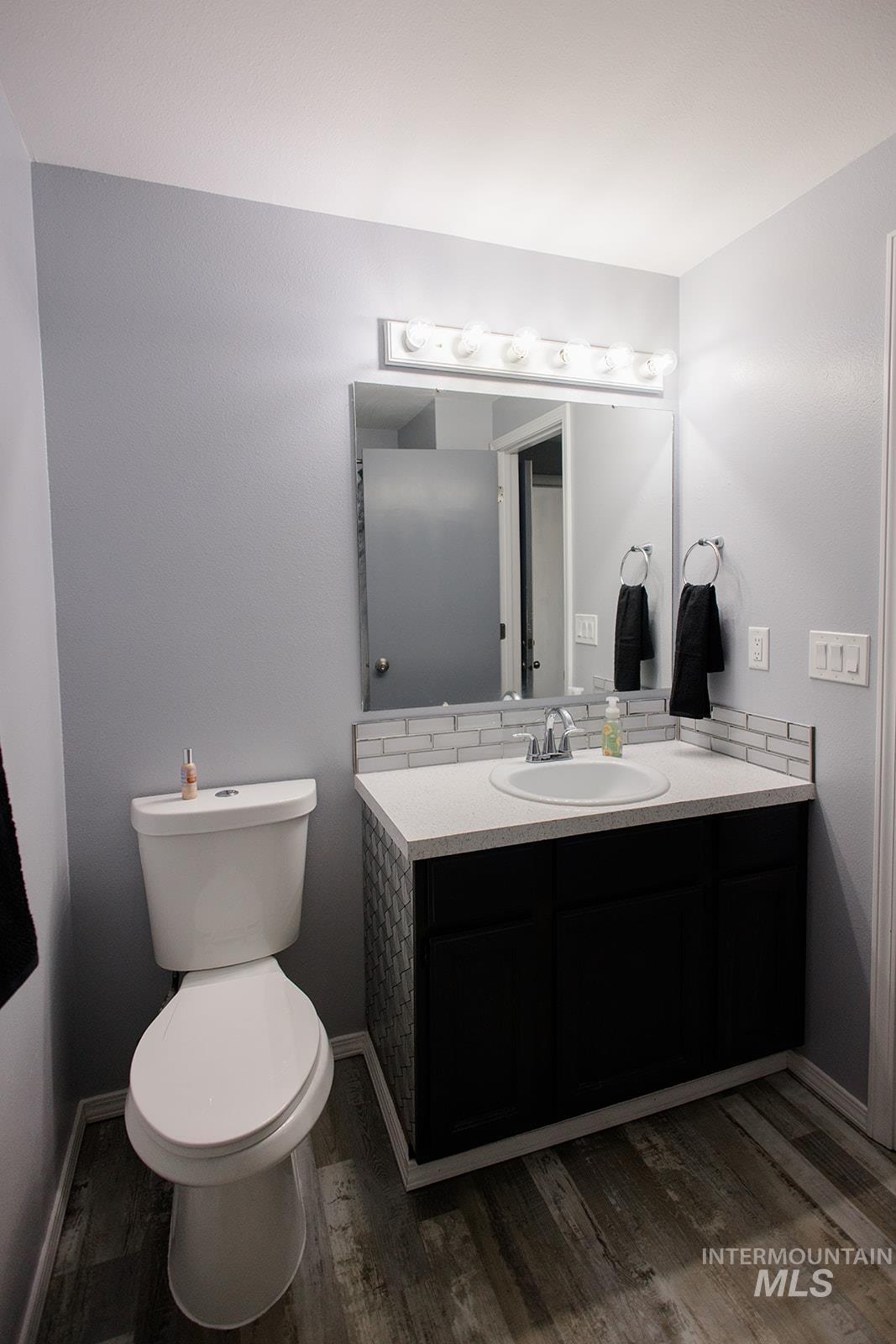 1530 Rosewood St Property Photo 34