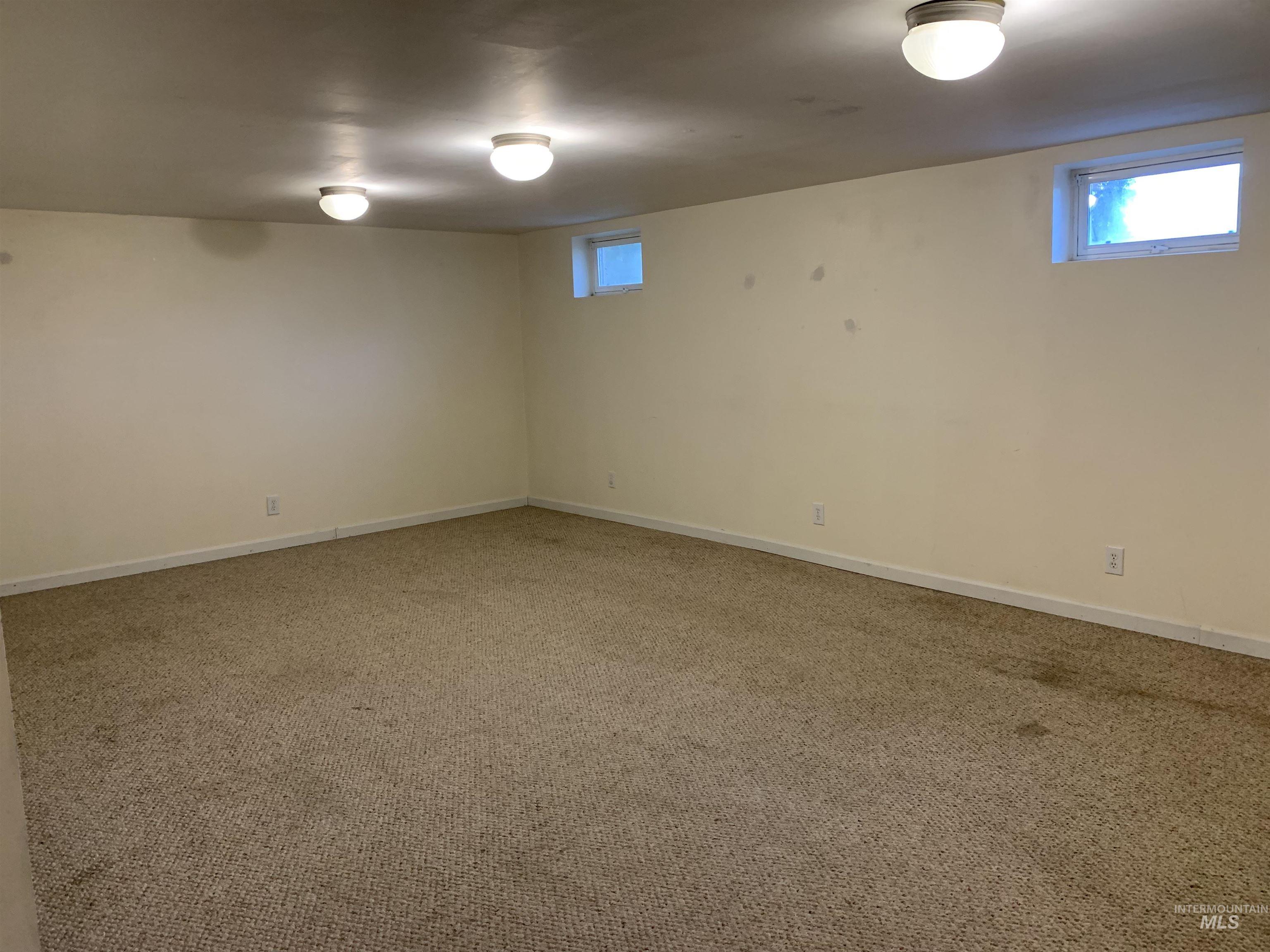 917 15th Dr Property Photo 8