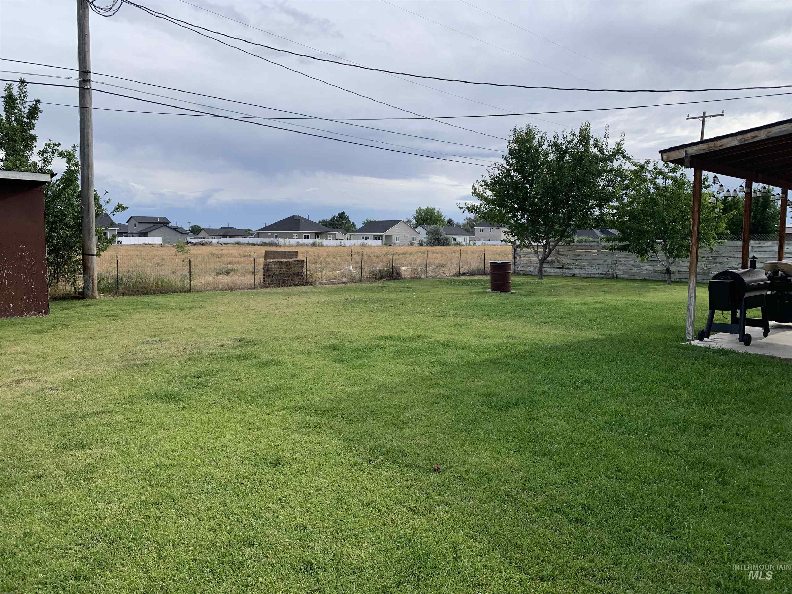 917 15th Dr Property Photo 9
