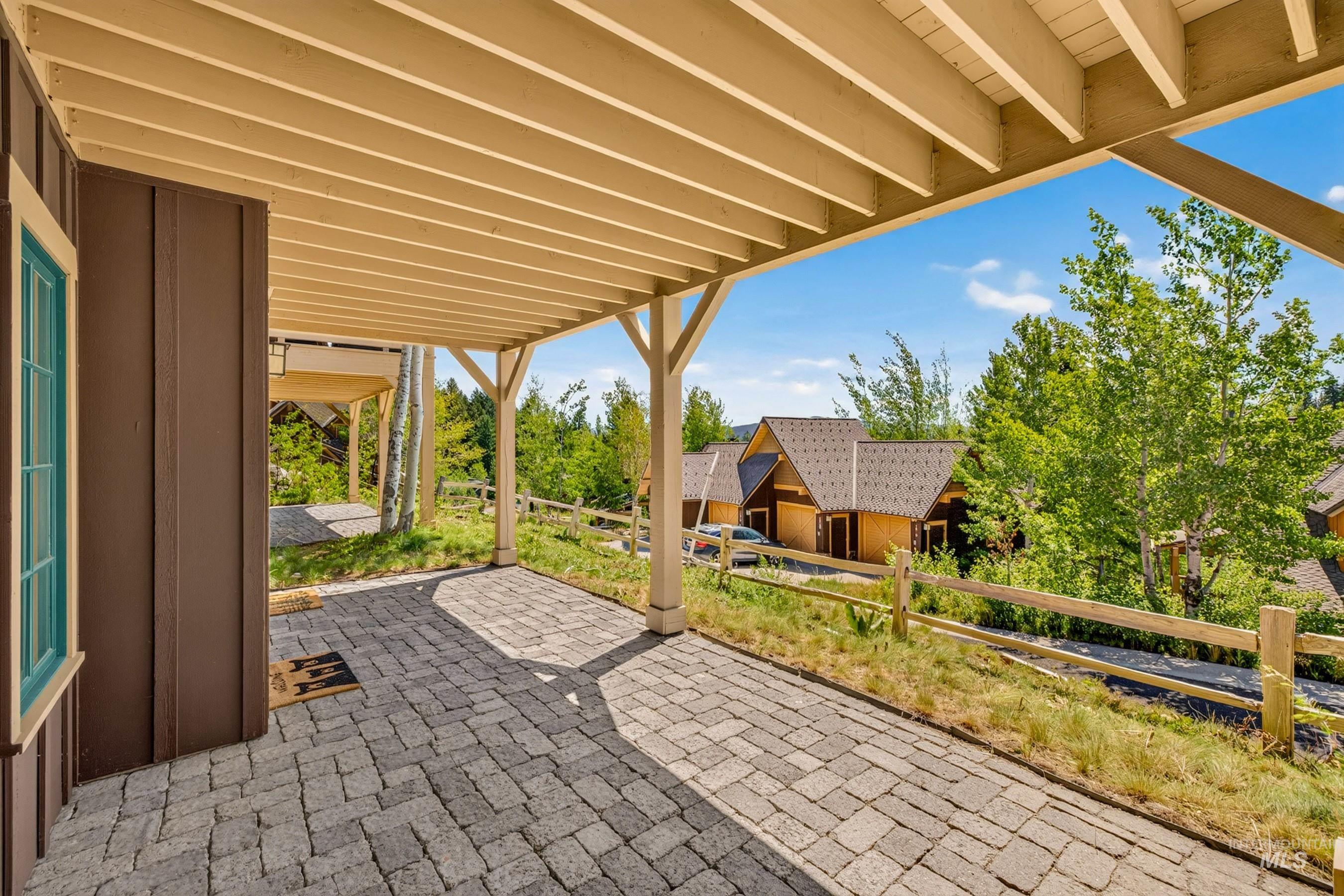 14 Golden Bench Court Property Photo 35