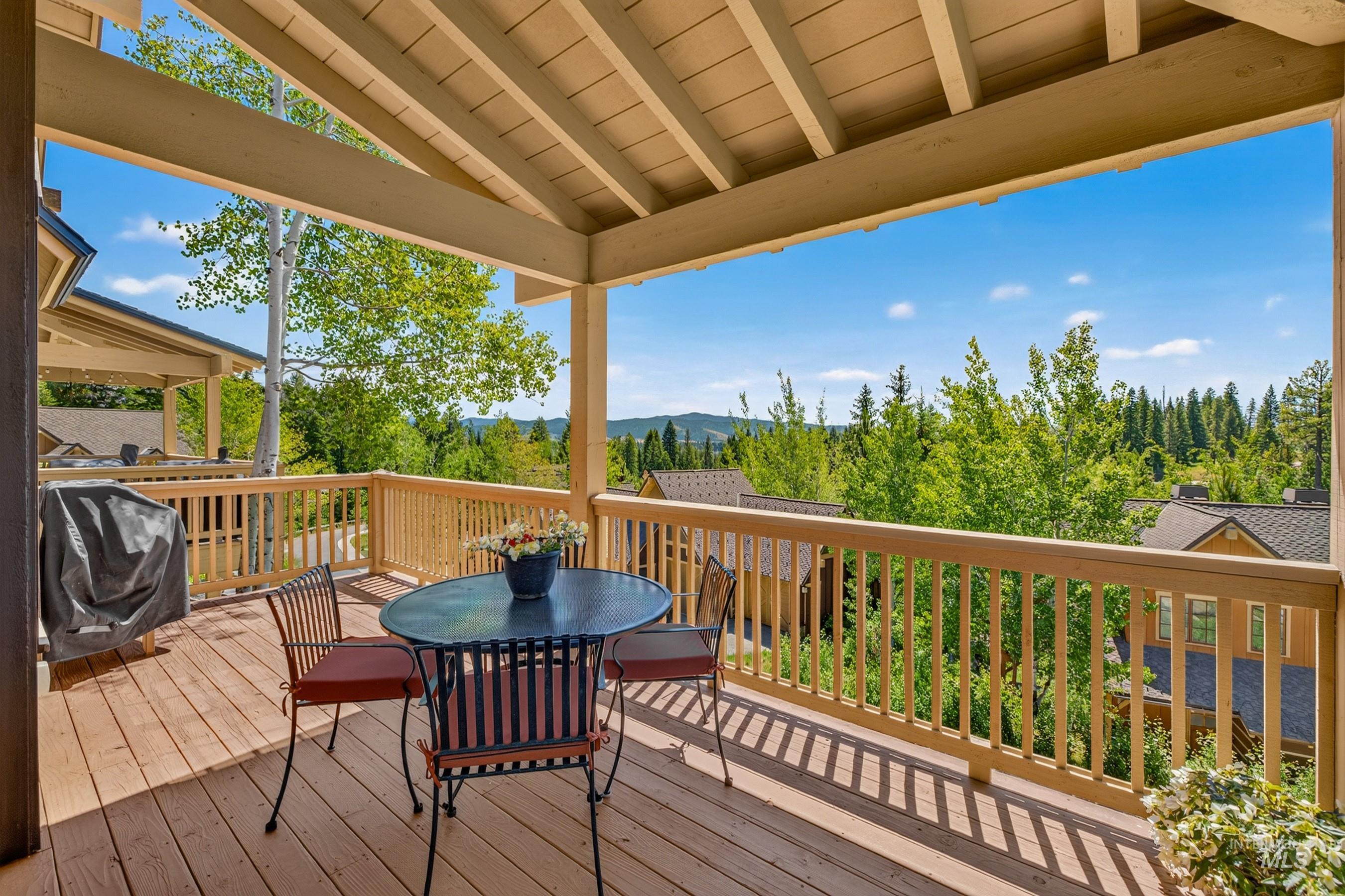 14 Golden Bench Court Property Photo 39