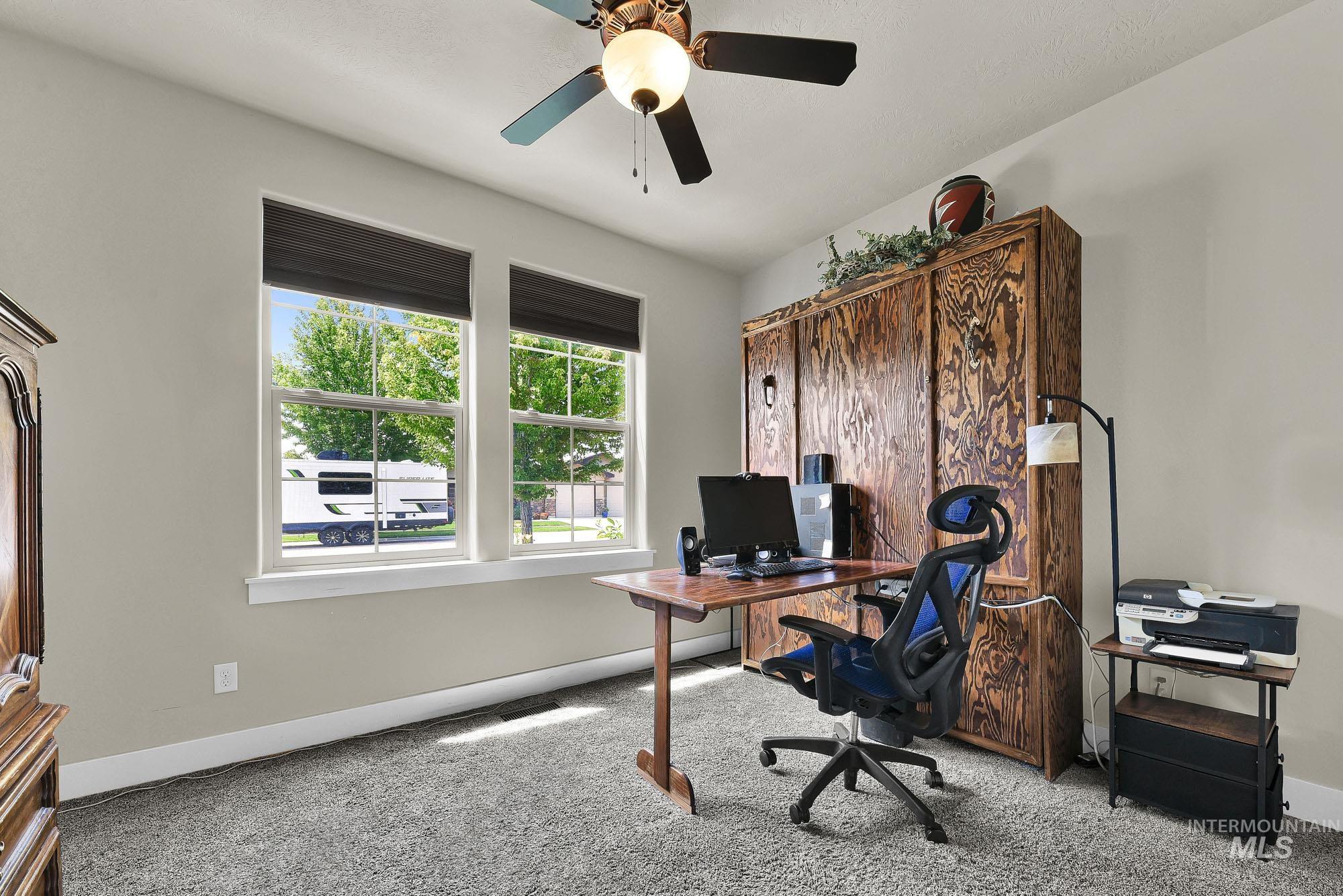220 S Wildgrass Property Photo 7