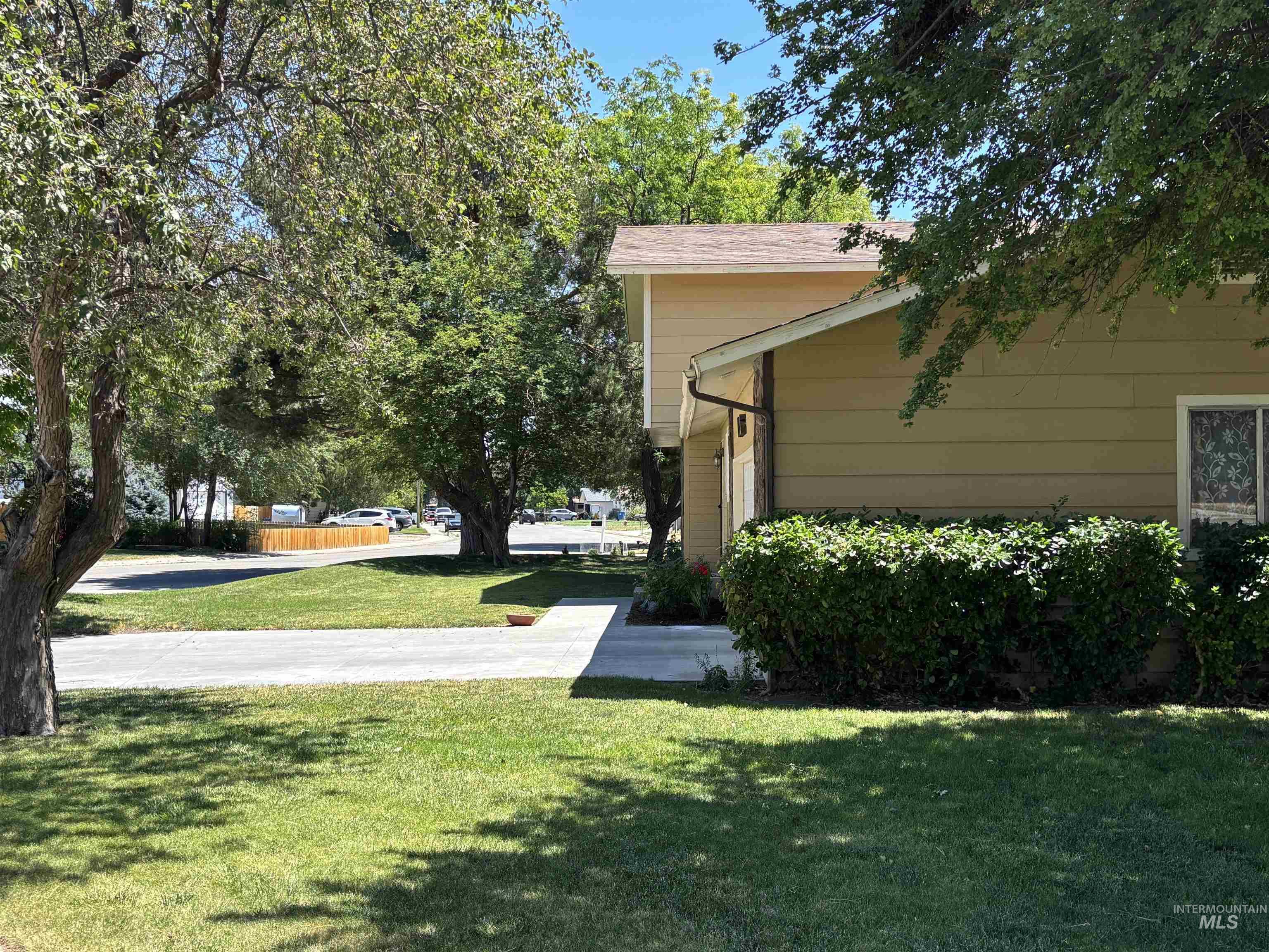 1135 S Haskett Property Photo 7