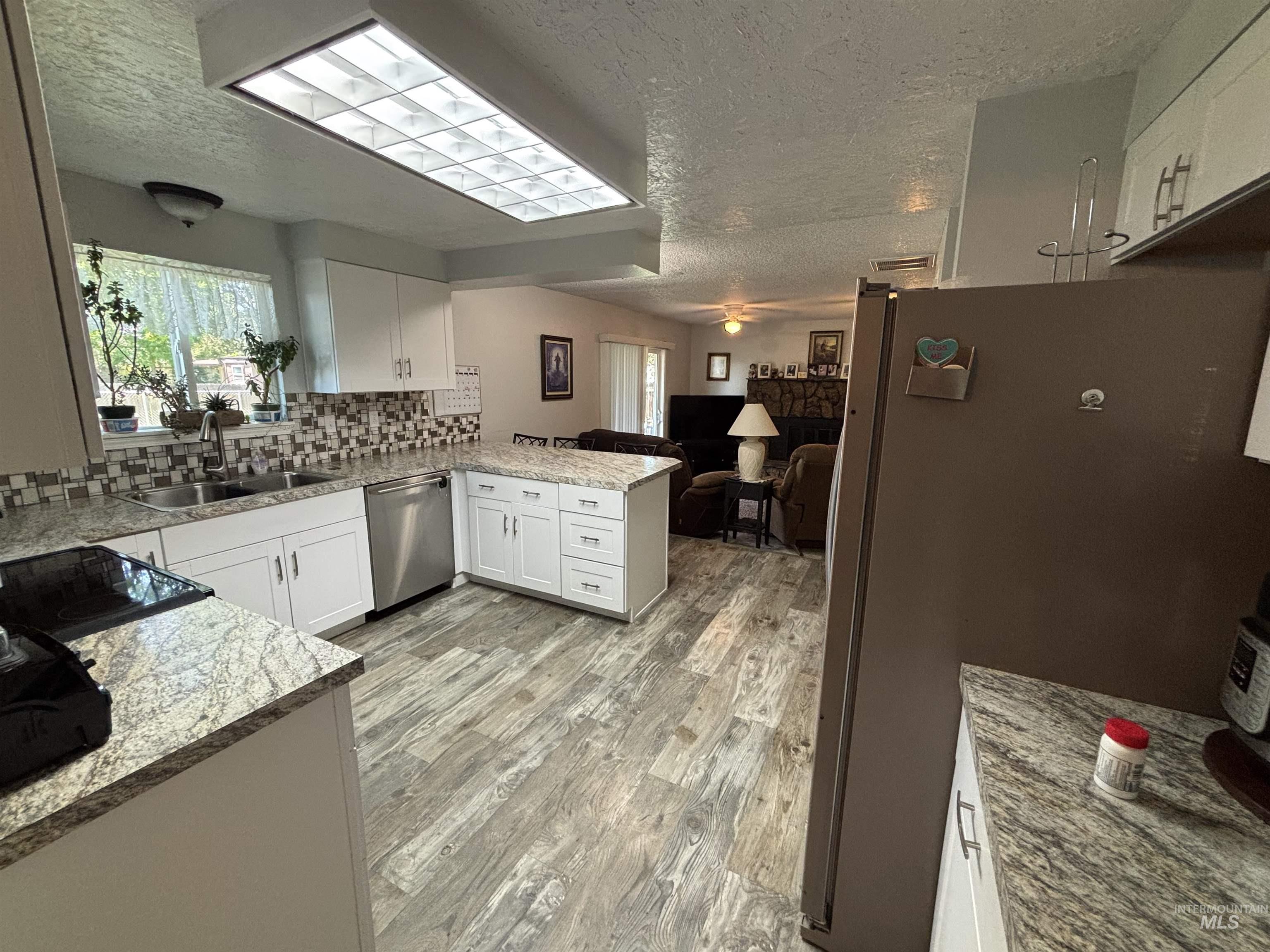1135 S Haskett Property Photo 11
