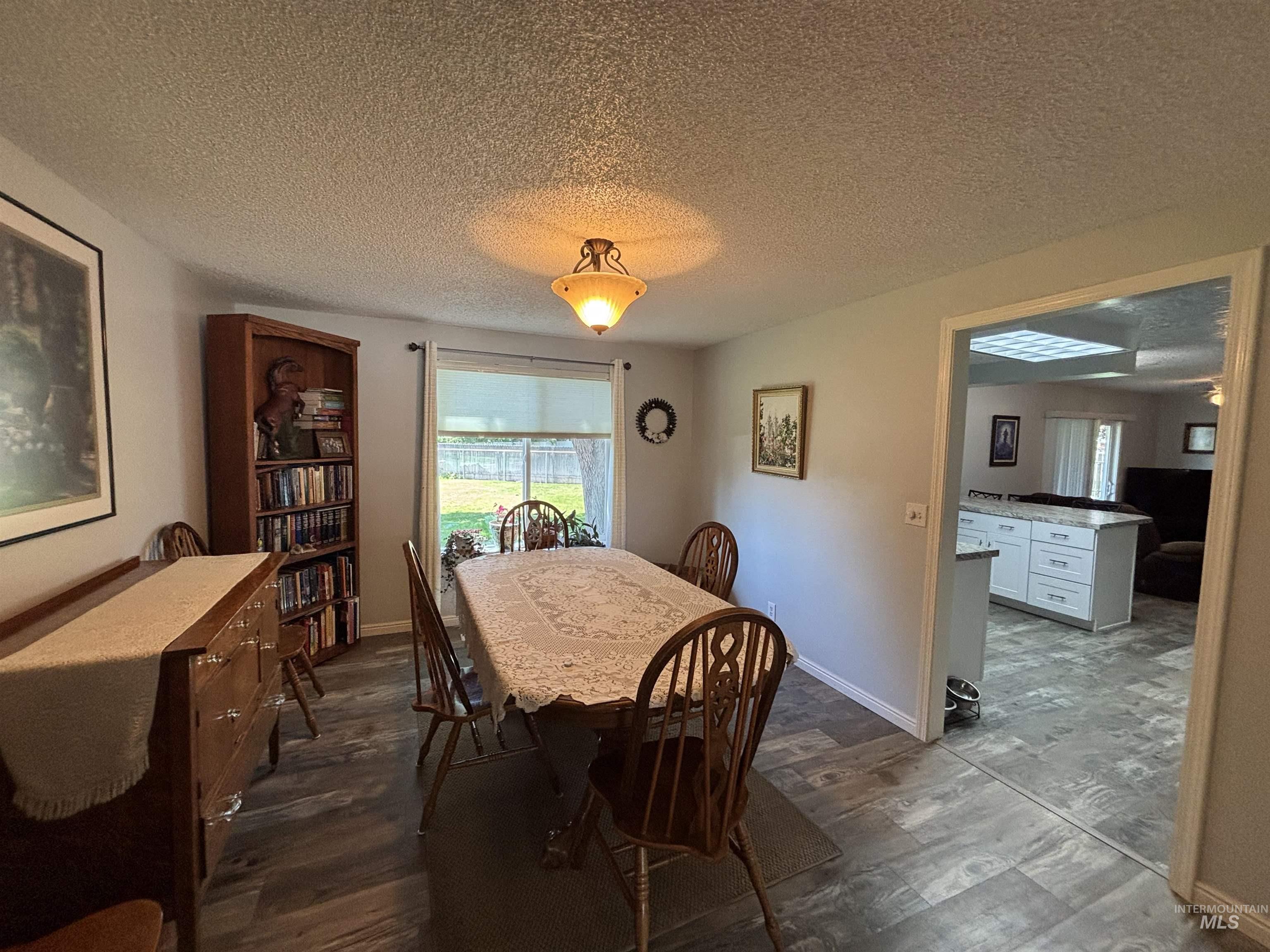 1135 S Haskett Property Photo 13