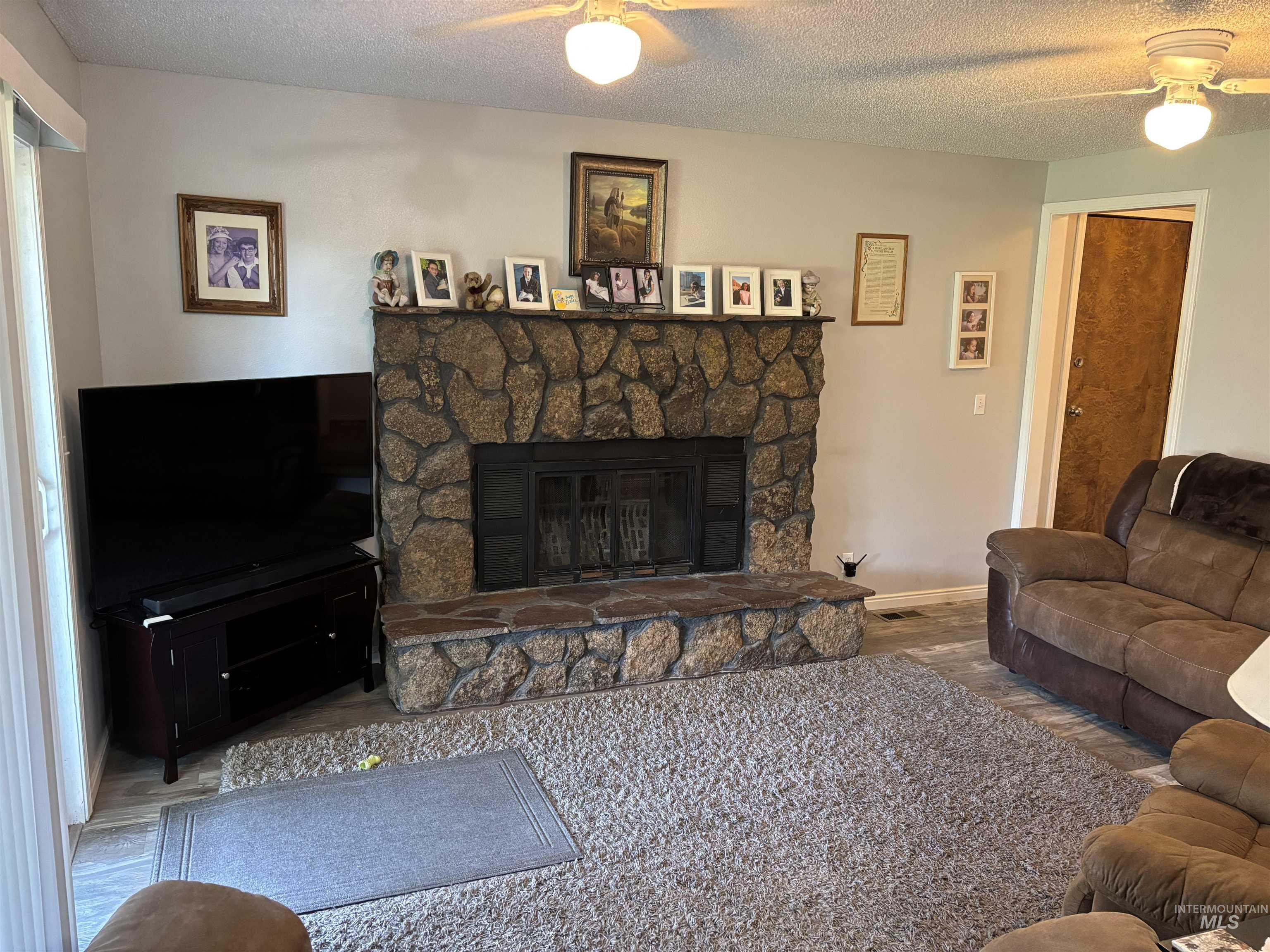 1135 S Haskett Property Photo 15