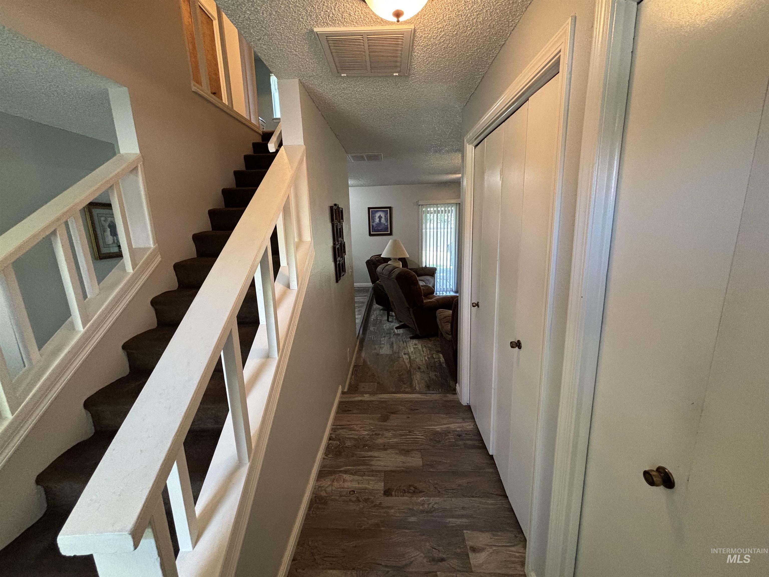 1135 S Haskett Property Photo 26