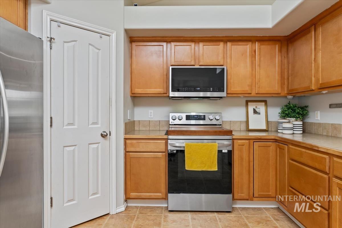 80 Cobblestone Property Photo 7