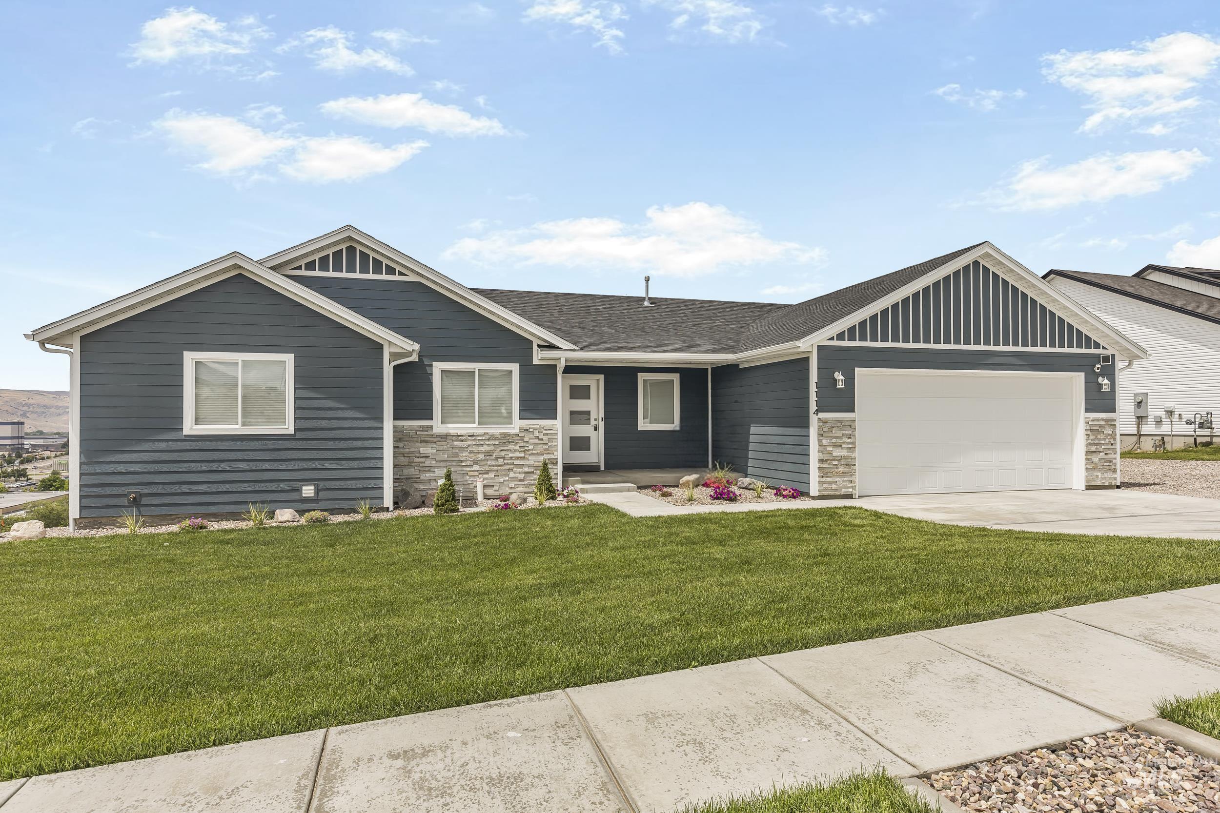 1114 Dolostone Dr