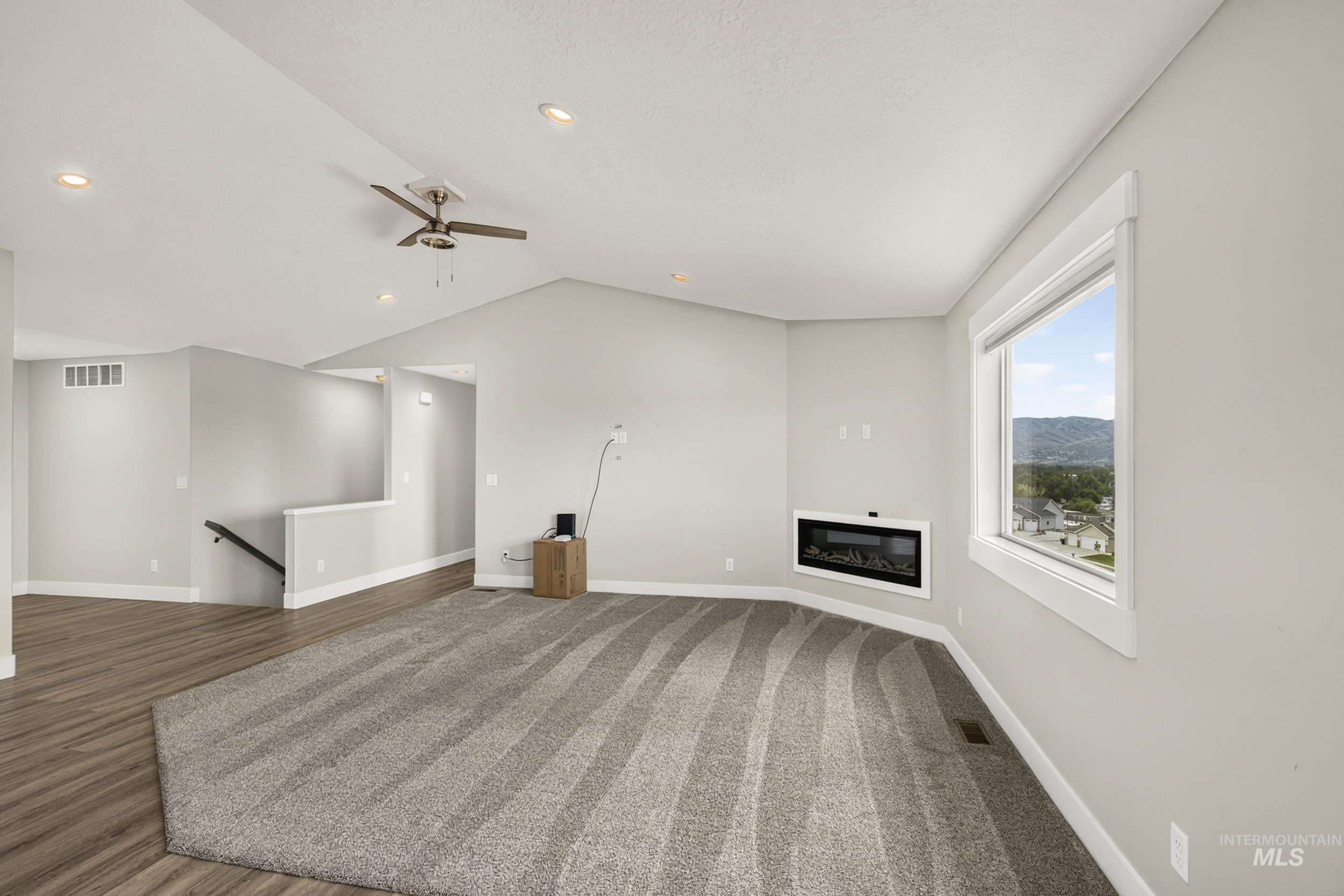 1114 Dolostone Dr Property Photo 34