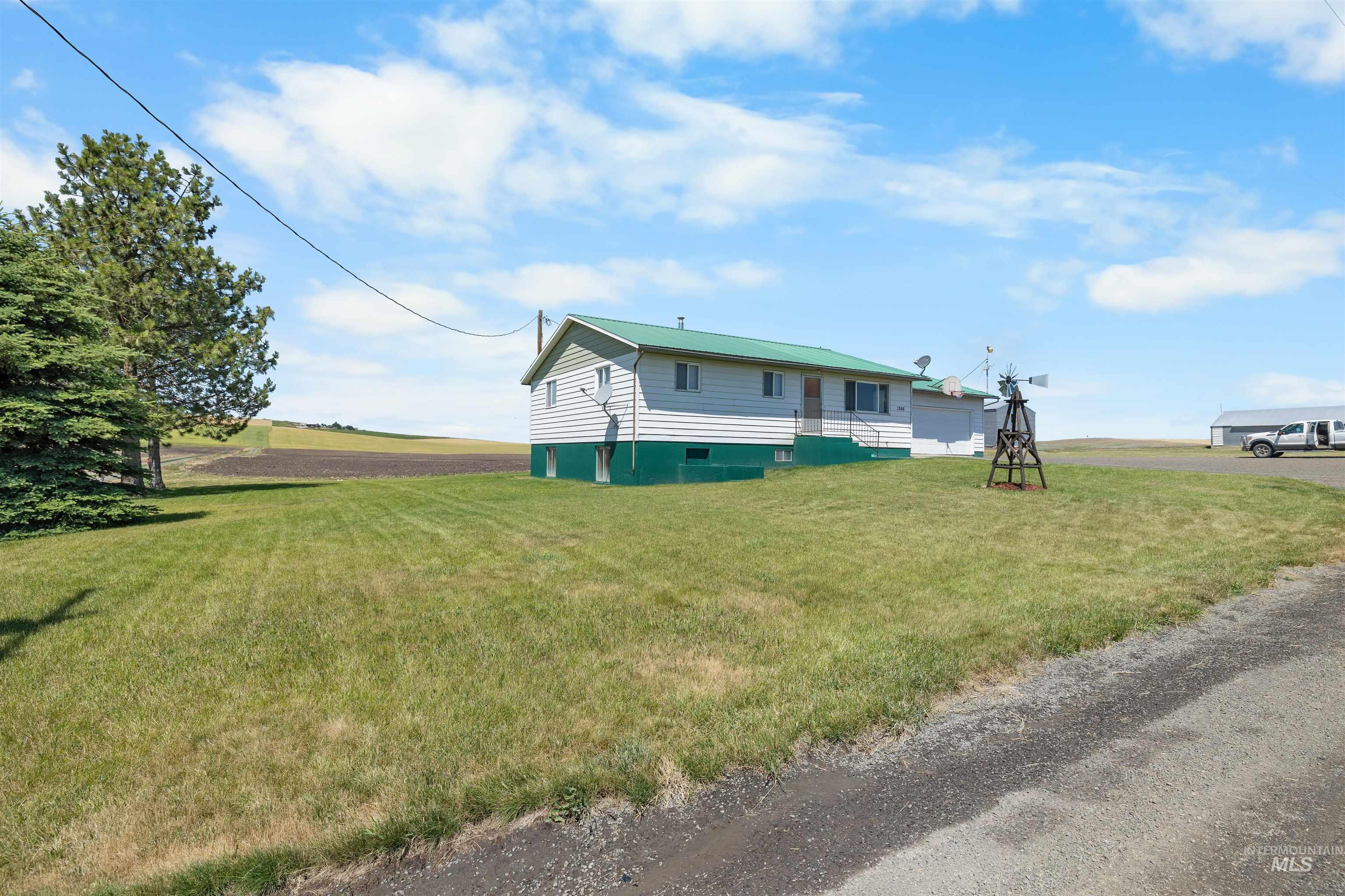 1266 Meadow Creek Road Property Photo 2
