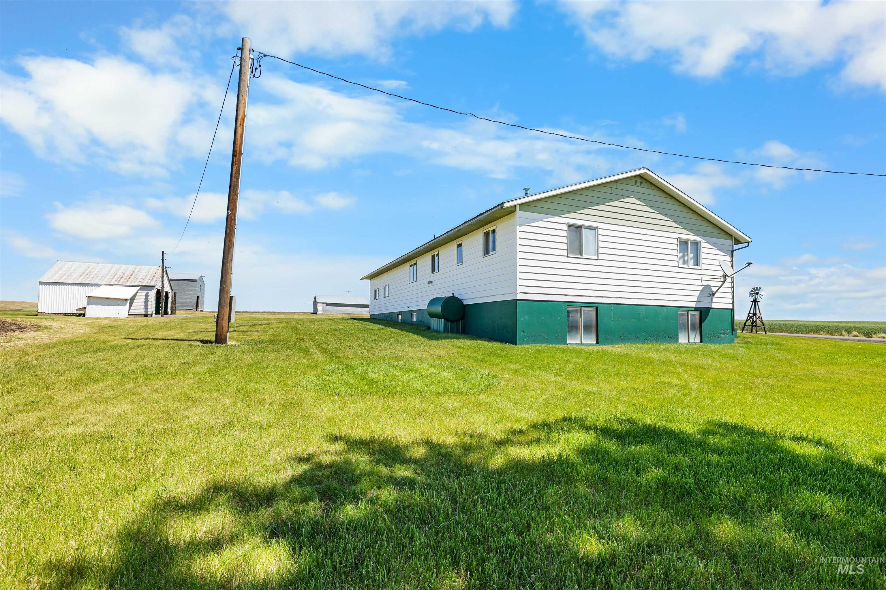 1266 Meadow Creek Road Property Photo 3