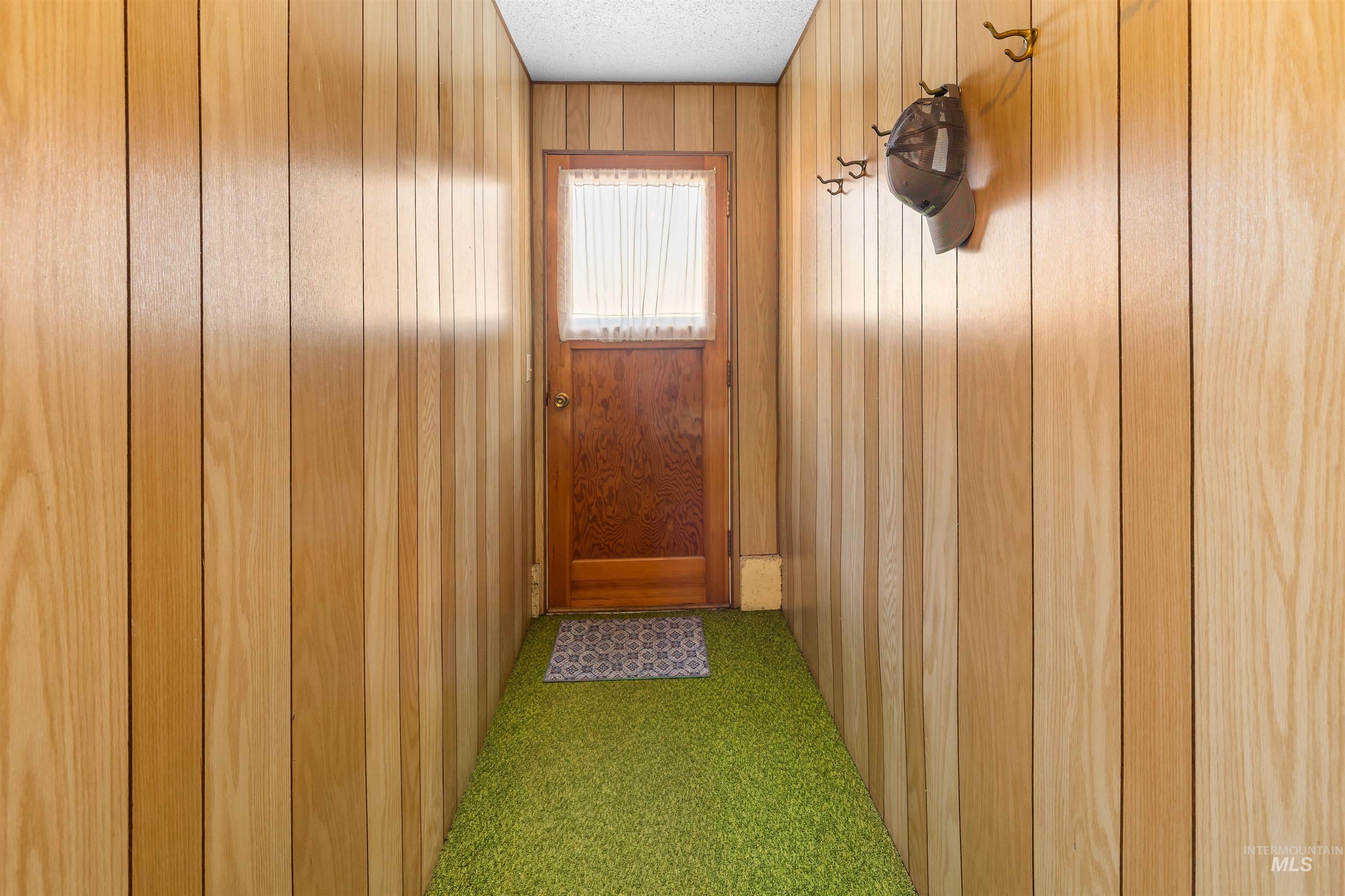 1266 Meadow Creek Road Property Photo 8