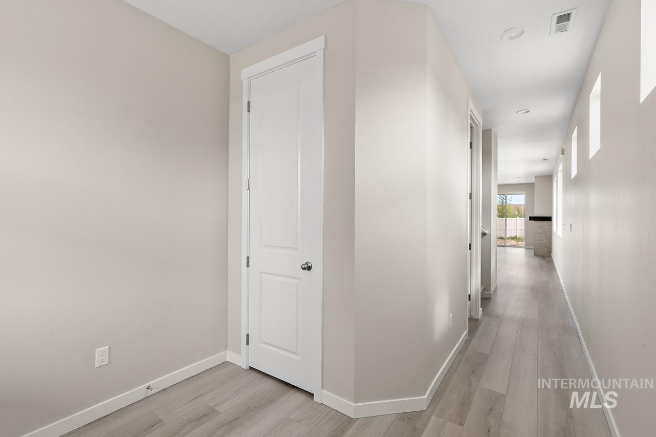 17163 N Yorktown Way Property Photo 3