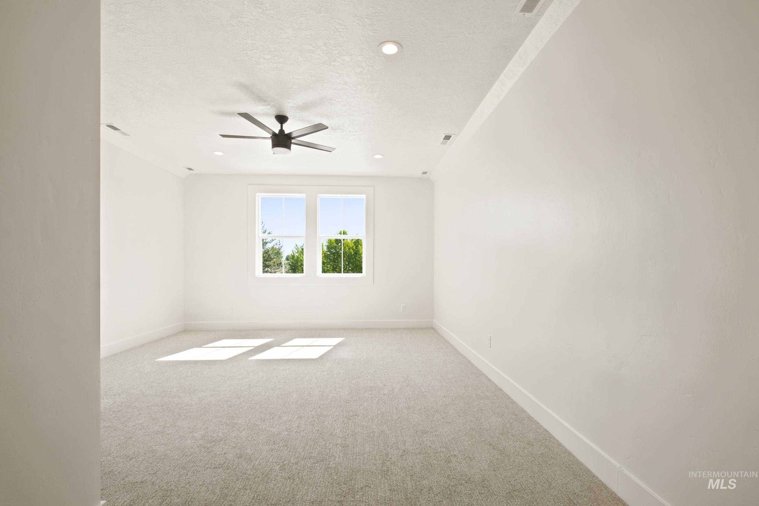 2426 E Eagle View Ct. Property Photo 25