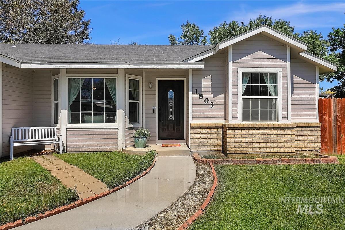 1803 Poplar St Property Photo 1