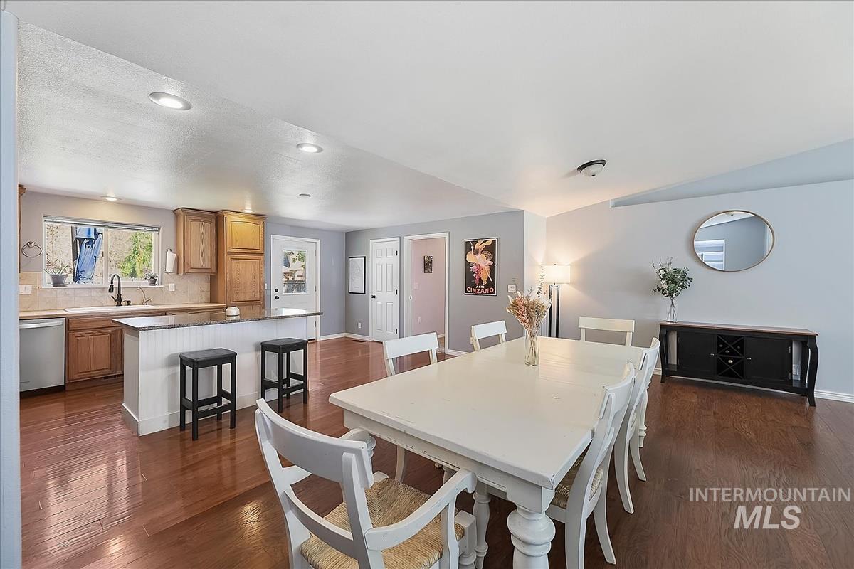 1803 Poplar St Property Photo 11