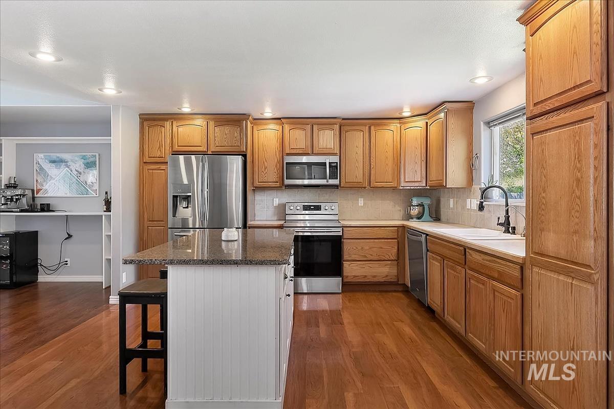 1803 Poplar St Property Photo 13