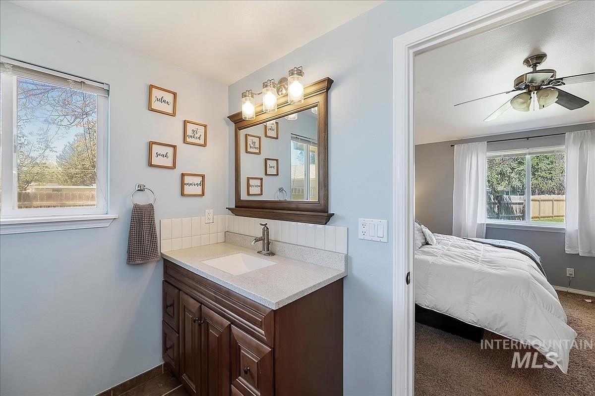 1803 Poplar St Property Photo 25