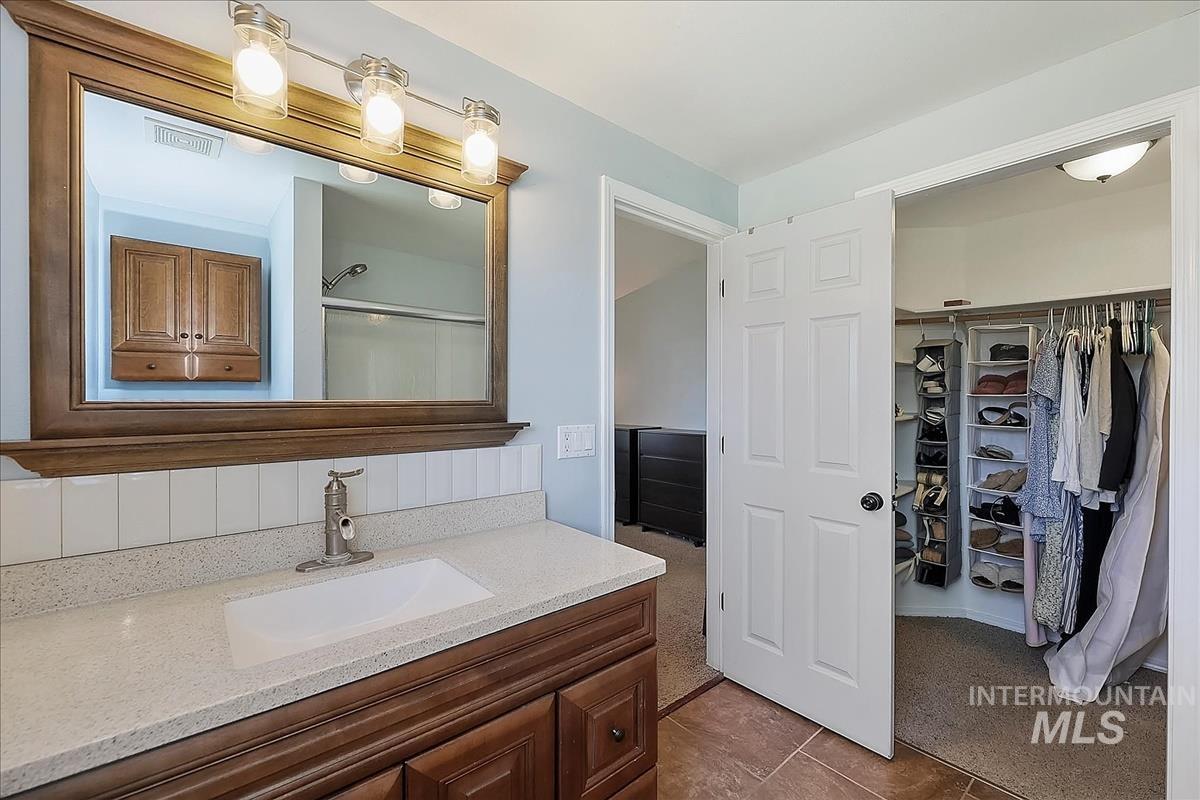 1803 Poplar St Property Photo 27
