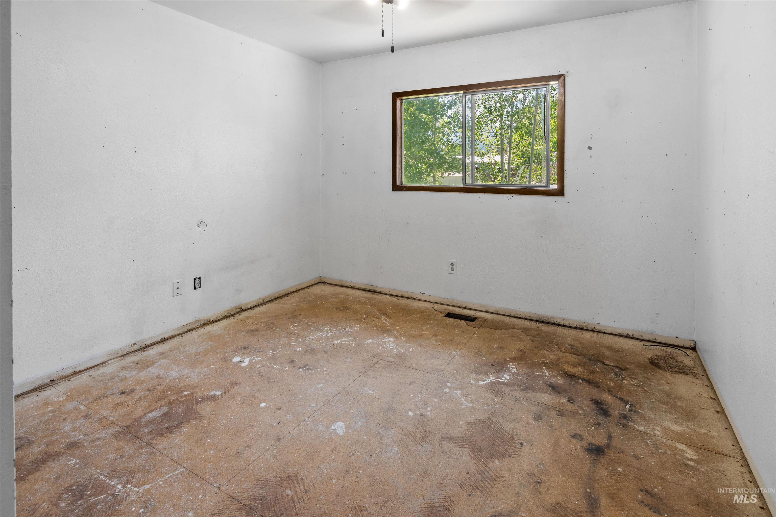503 N College St Property Photo 7