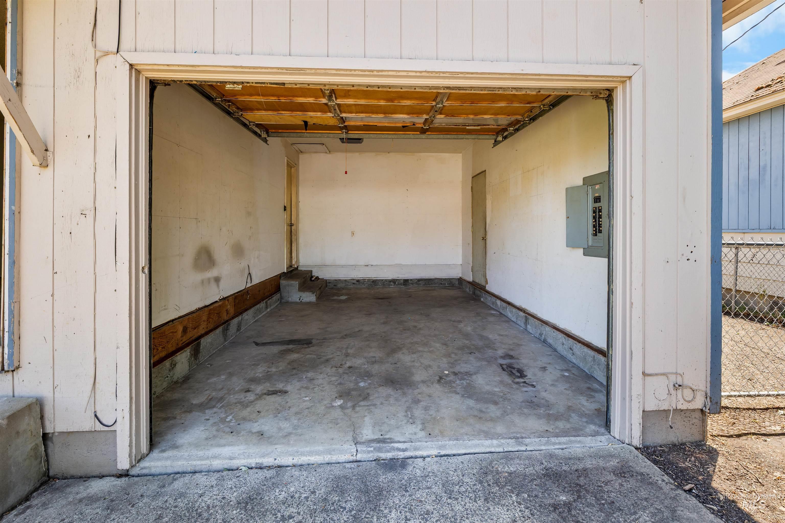 503 N College St Property Photo 10