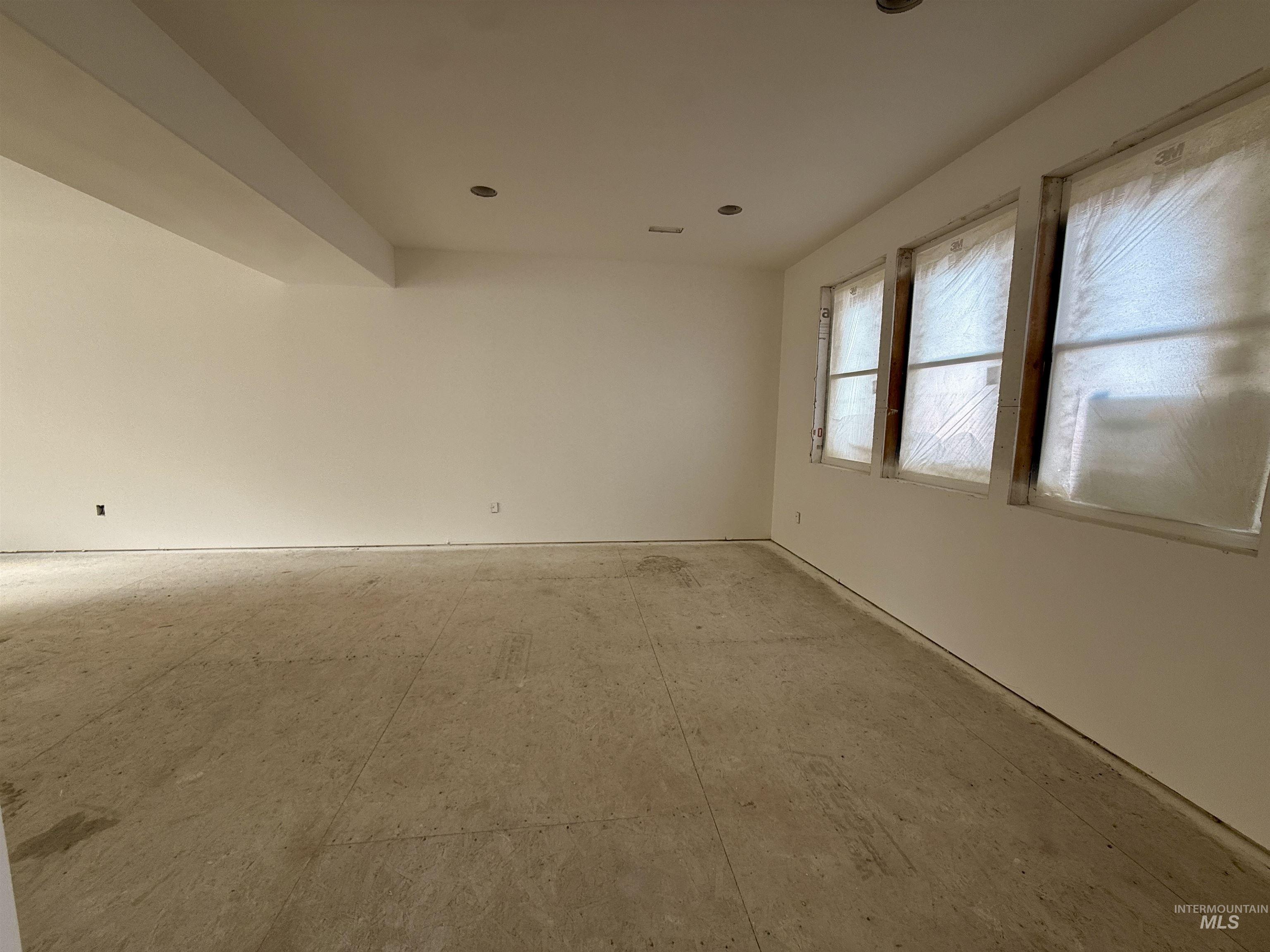 2457 E 3rd Street Property Photo 7