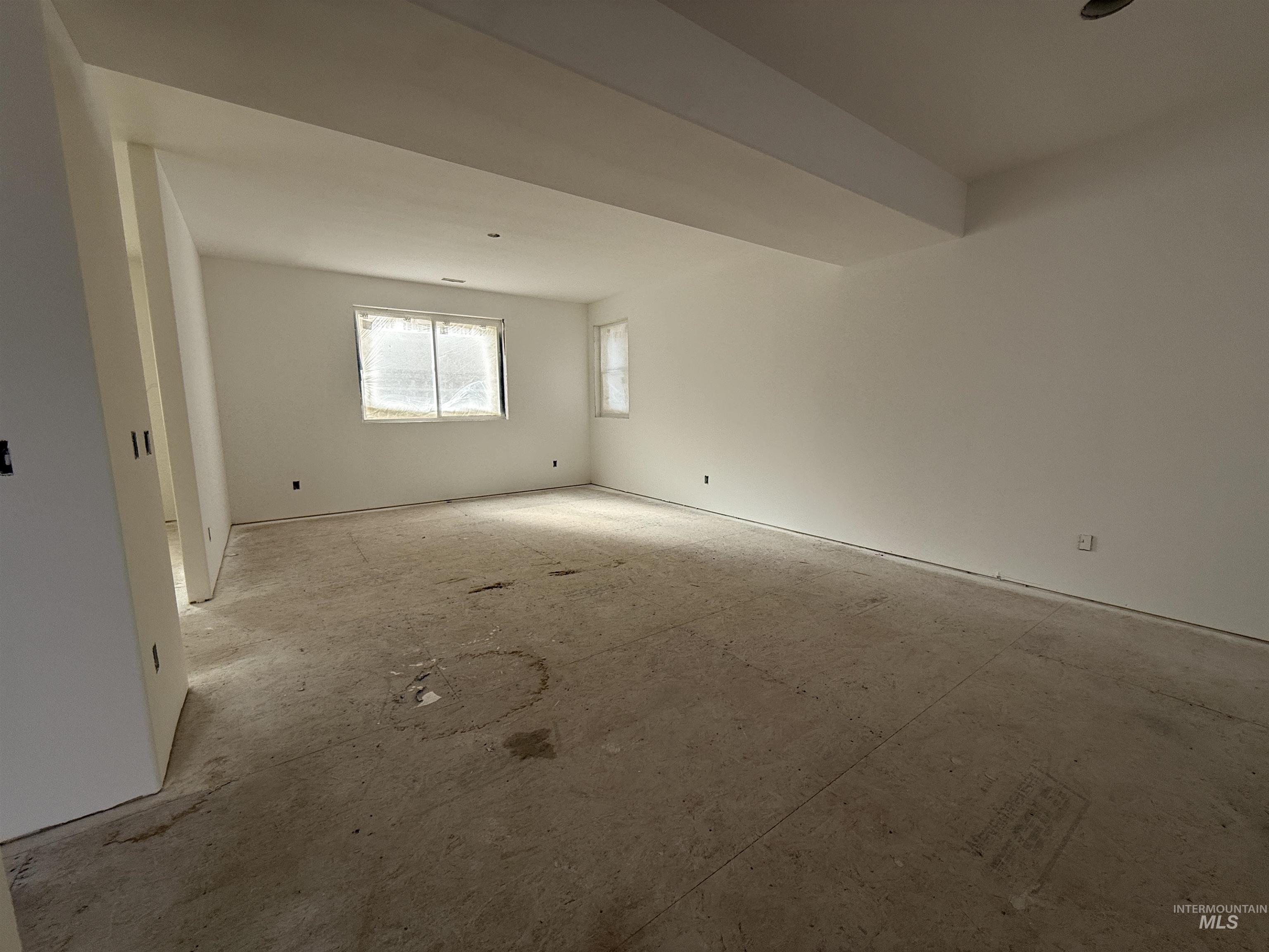 2457 E 3rd Street Property Photo 8