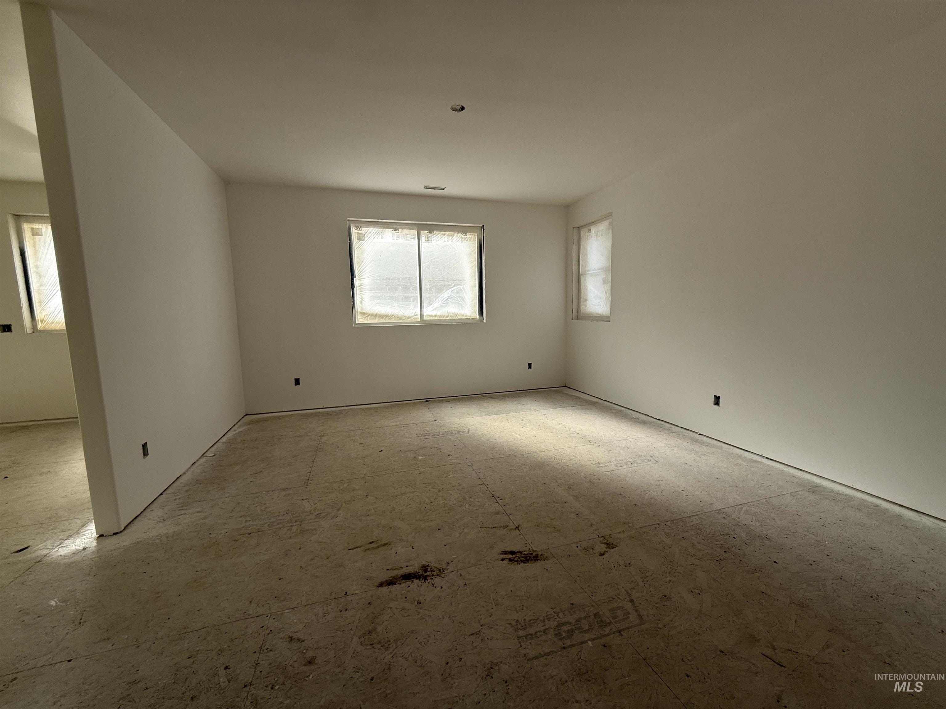 2457 E 3rd Street Property Photo 9