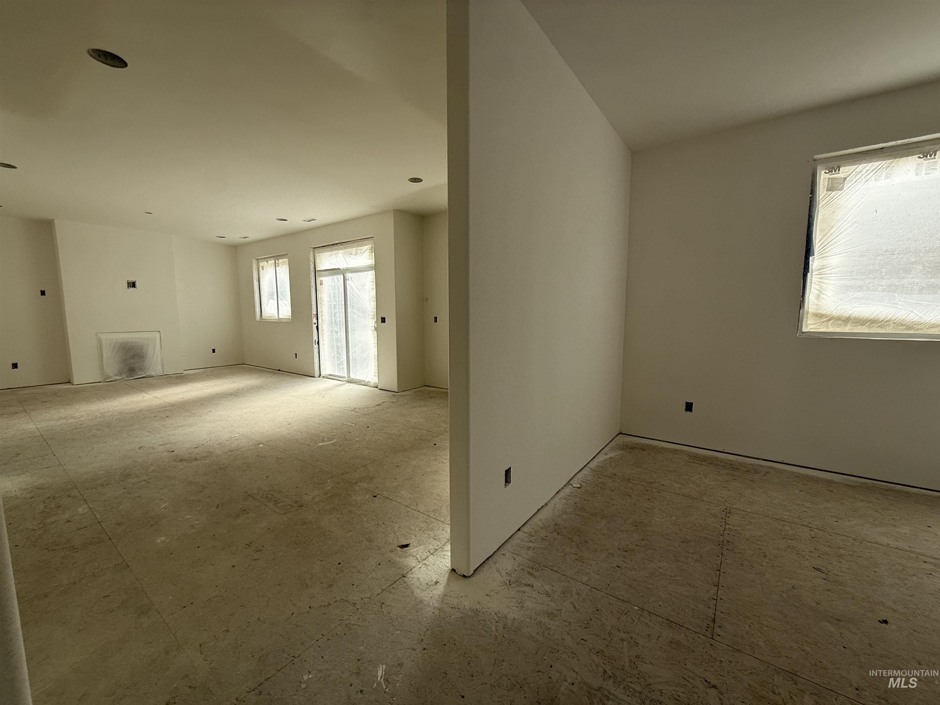 2457 E 3rd Street Property Photo 10
