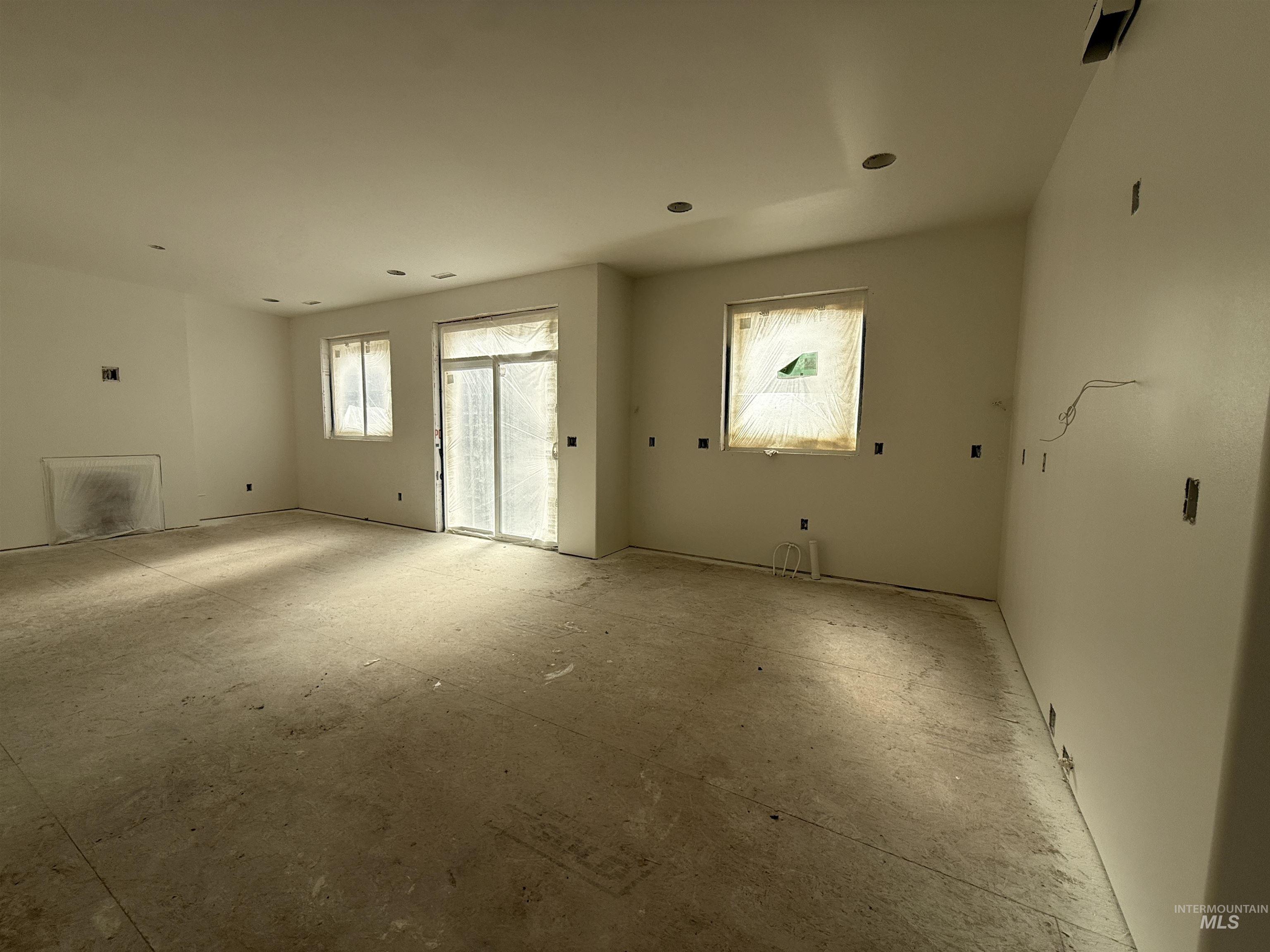 2457 E 3rd Street Property Photo 12