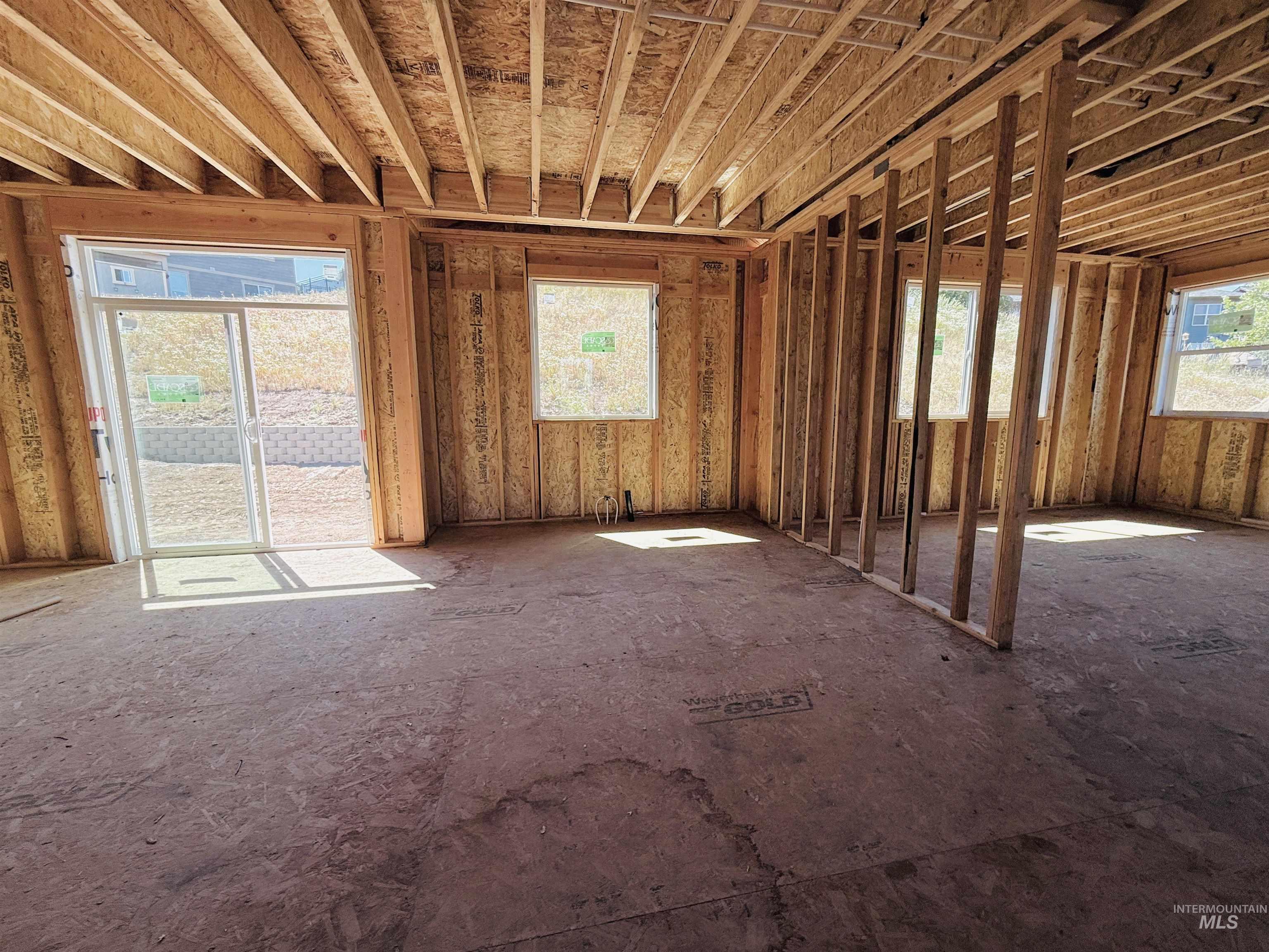 2457 E 3rd Street Property Photo 15