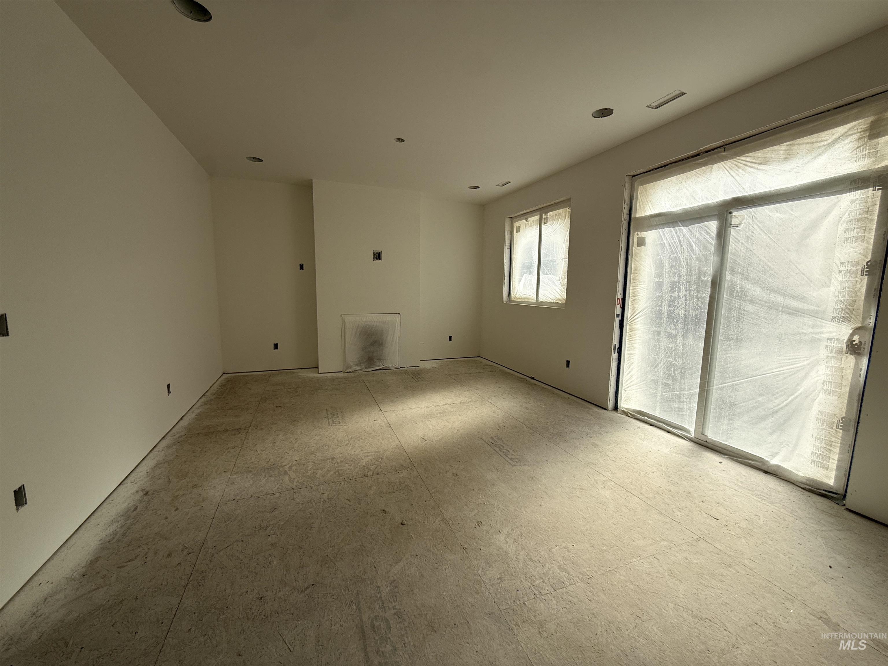2457 E 3rd Street Property Photo 15