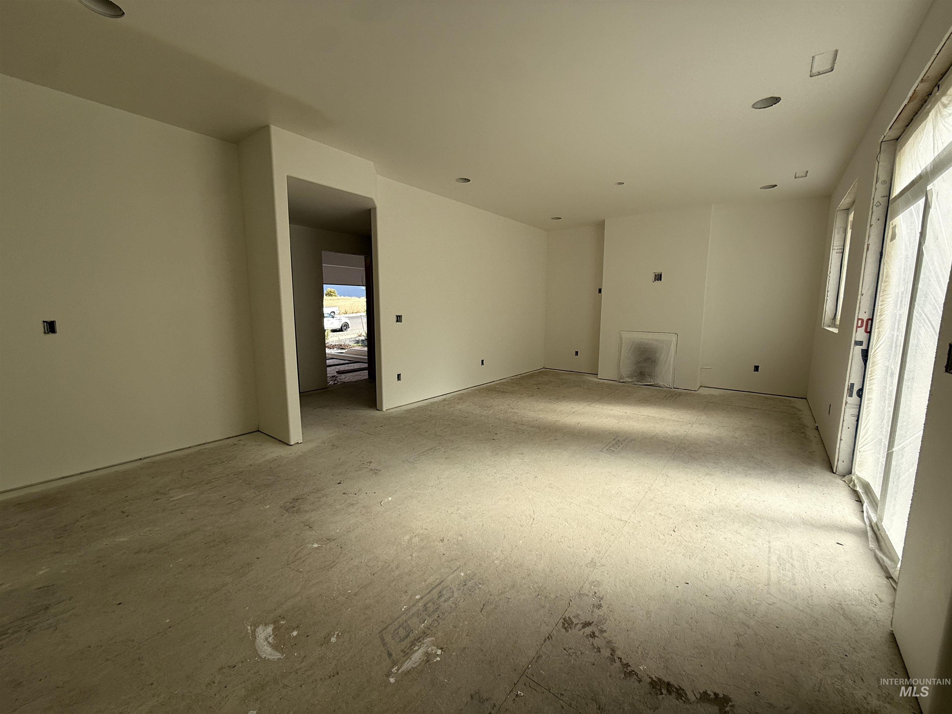 2457 E 3rd Street Property Photo 16