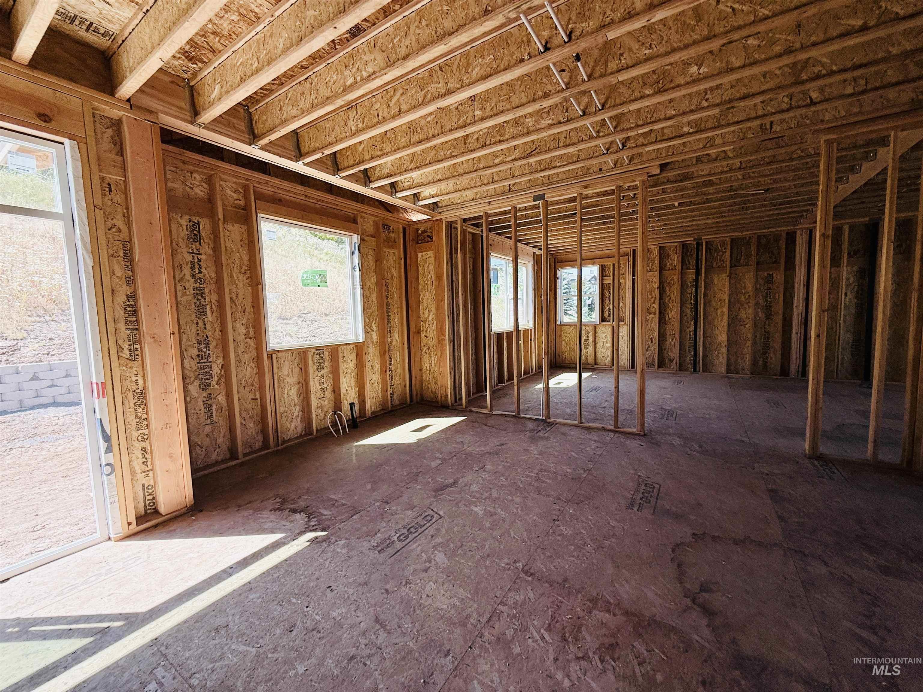2457 E 3rd Street Property Photo 17