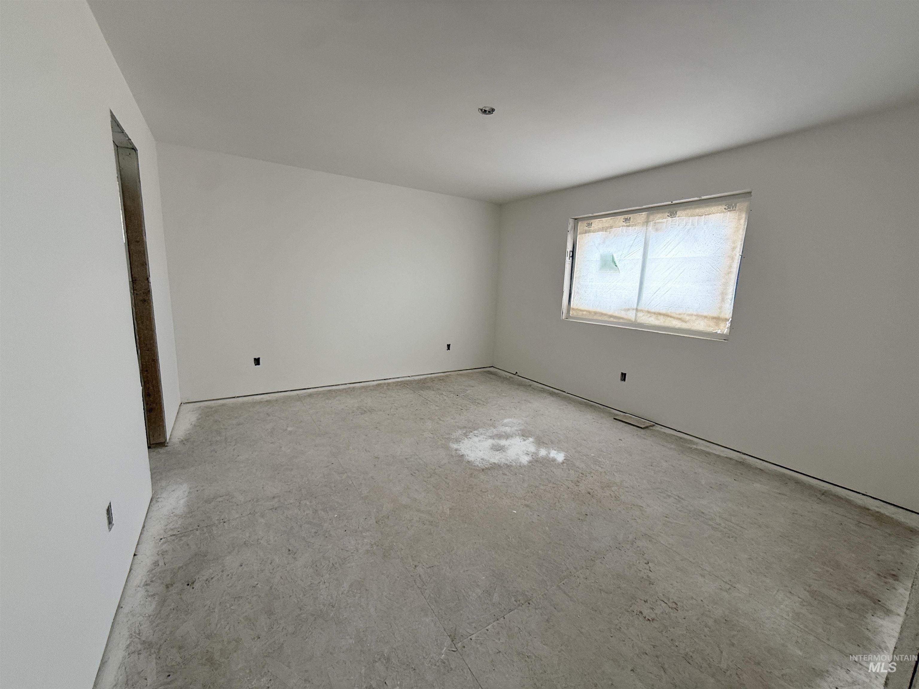 2457 E 3rd Street Property Photo 21