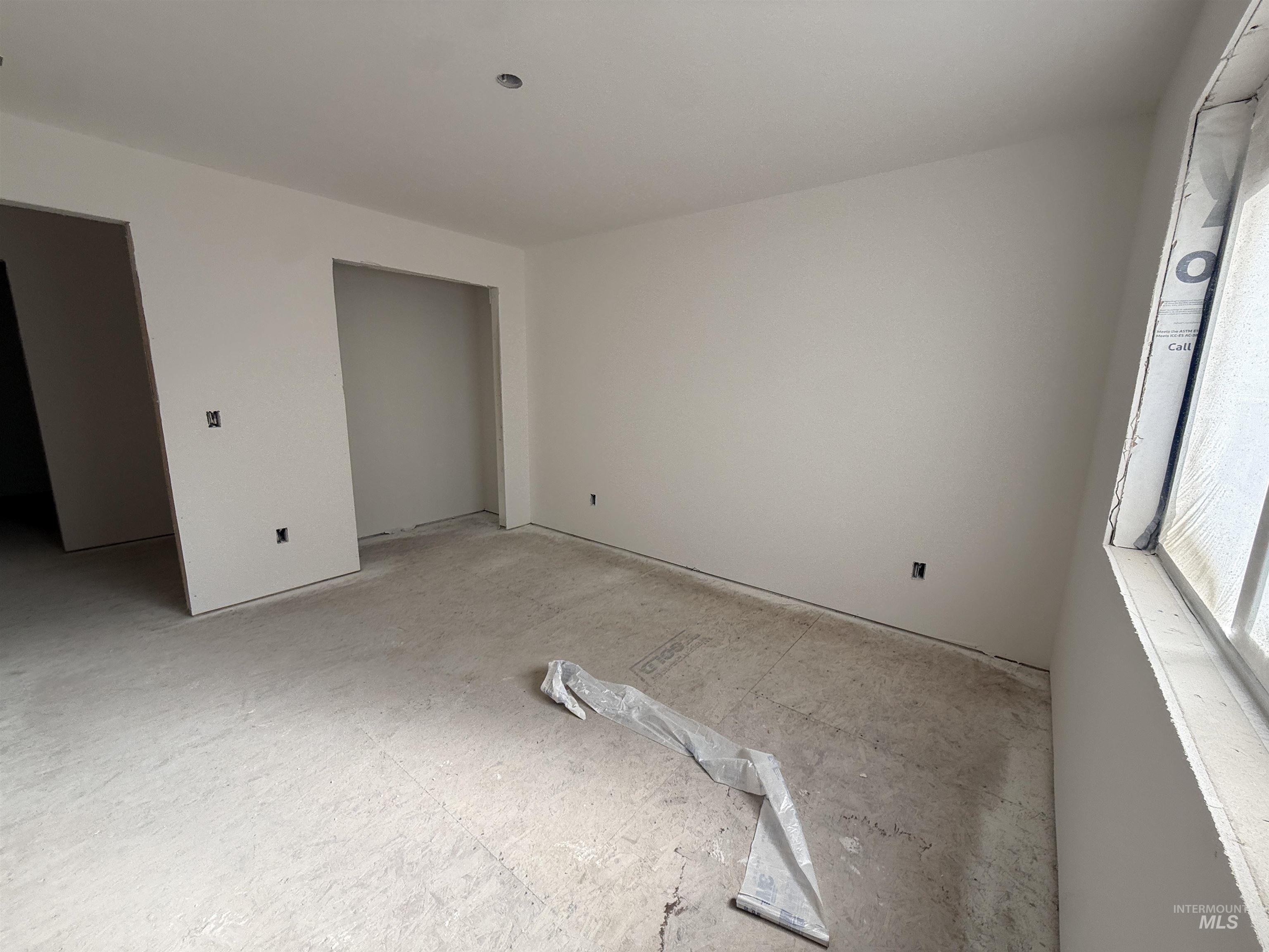 2457 E 3rd Street Property Photo 29