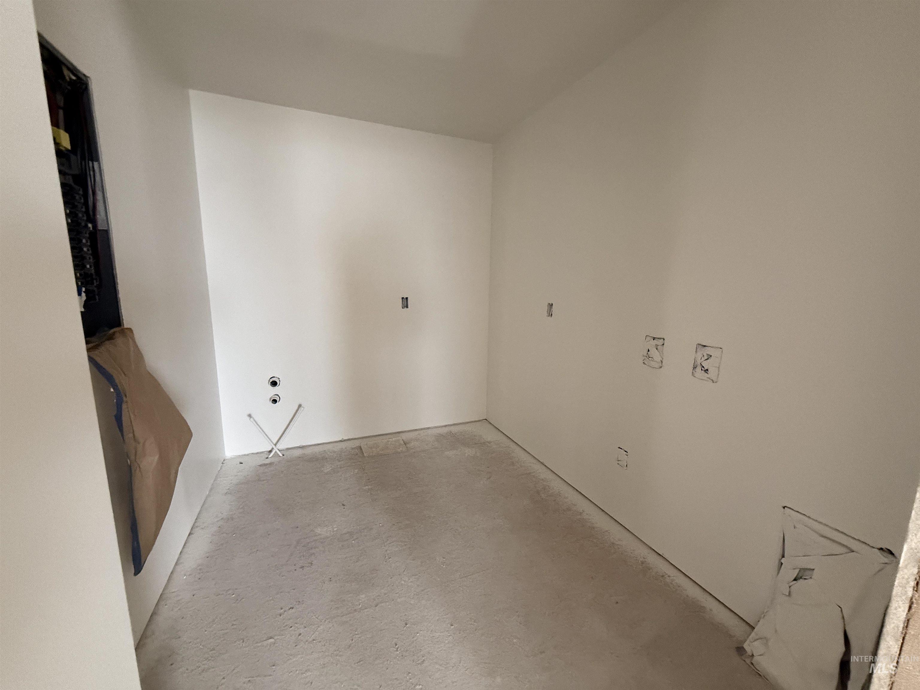 2457 E 3rd Street Property Photo 32