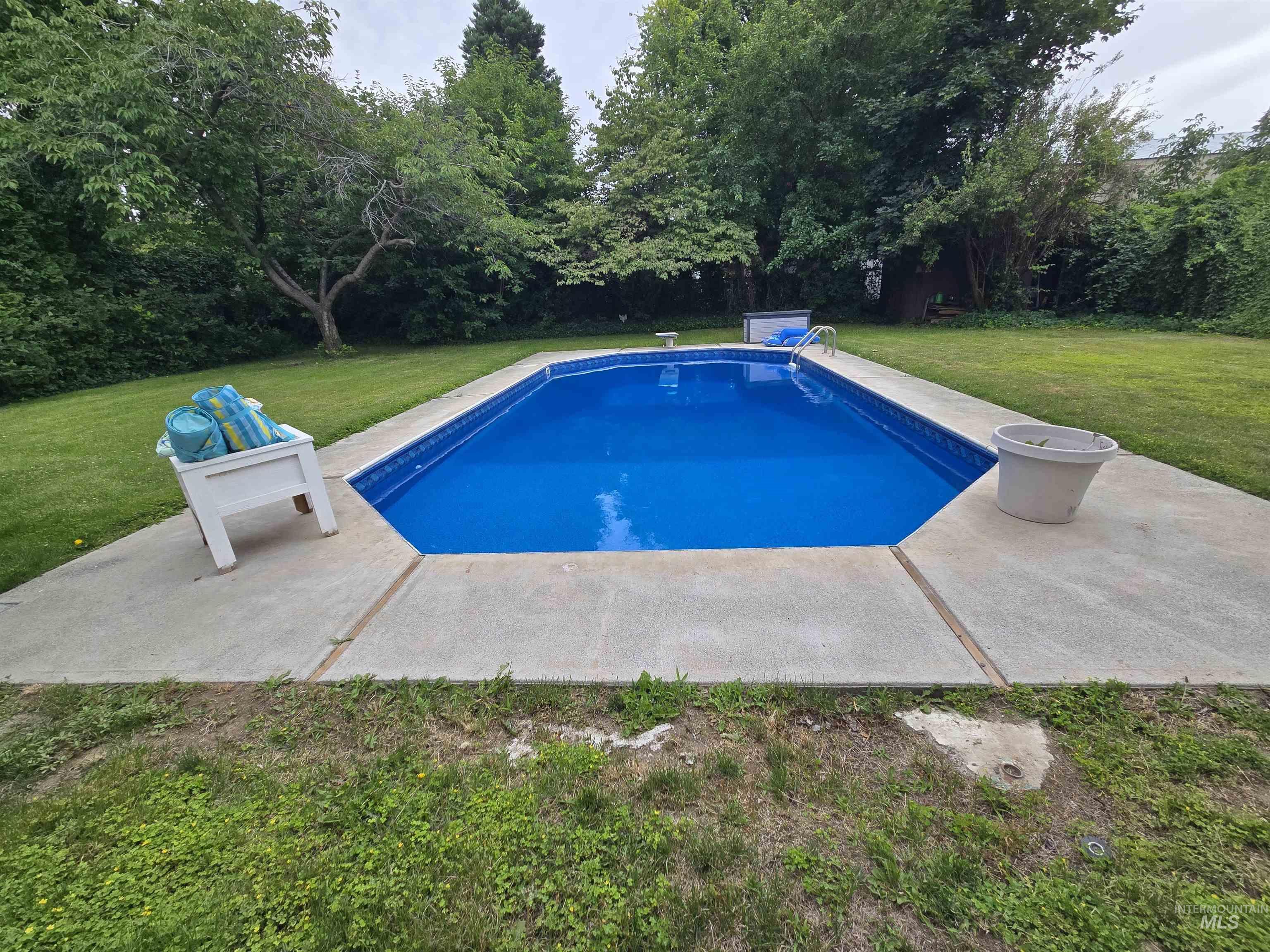 408 Park Drive Property Photo 2
