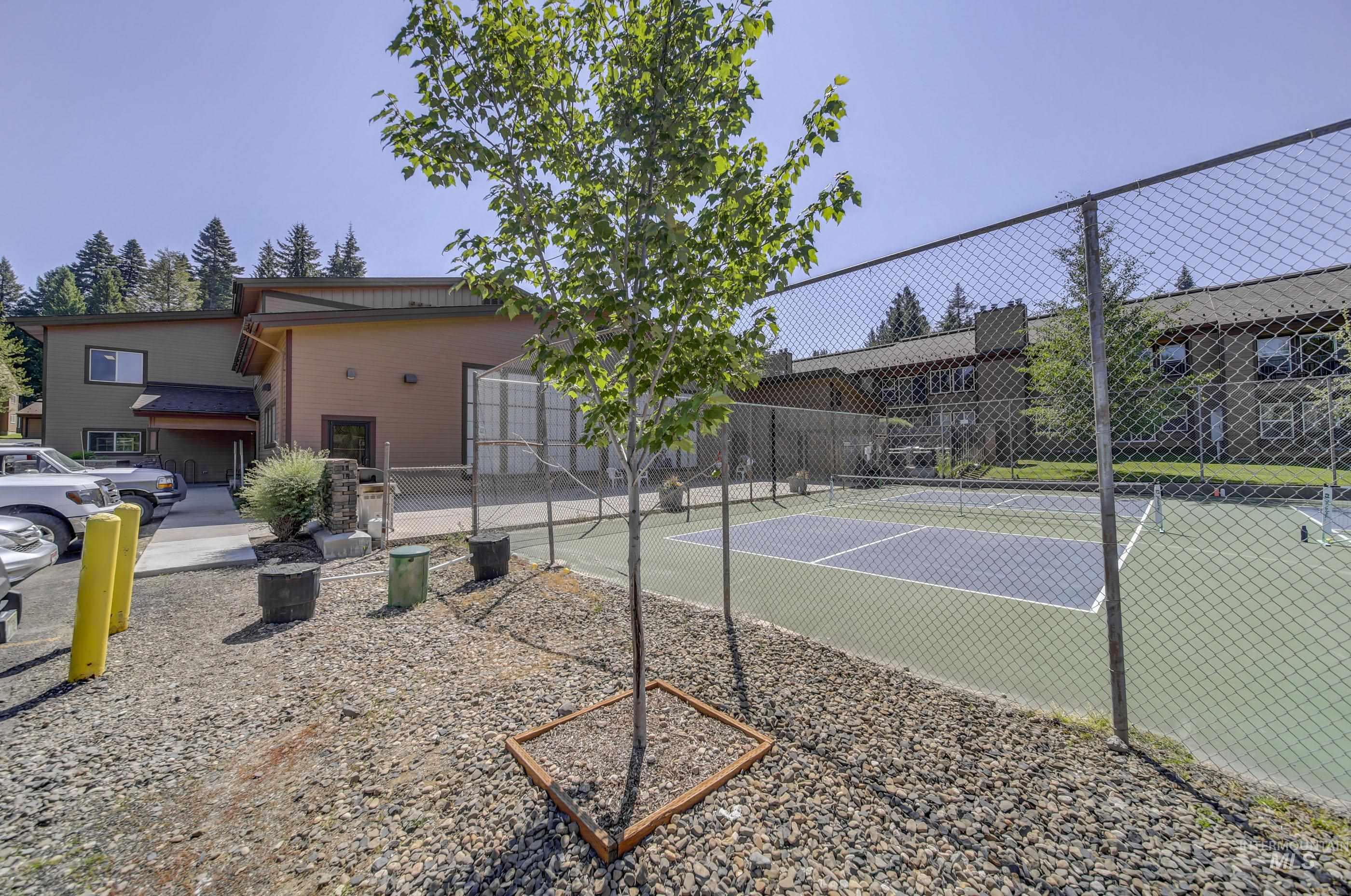 1607 Davis Ave Property Photo 36