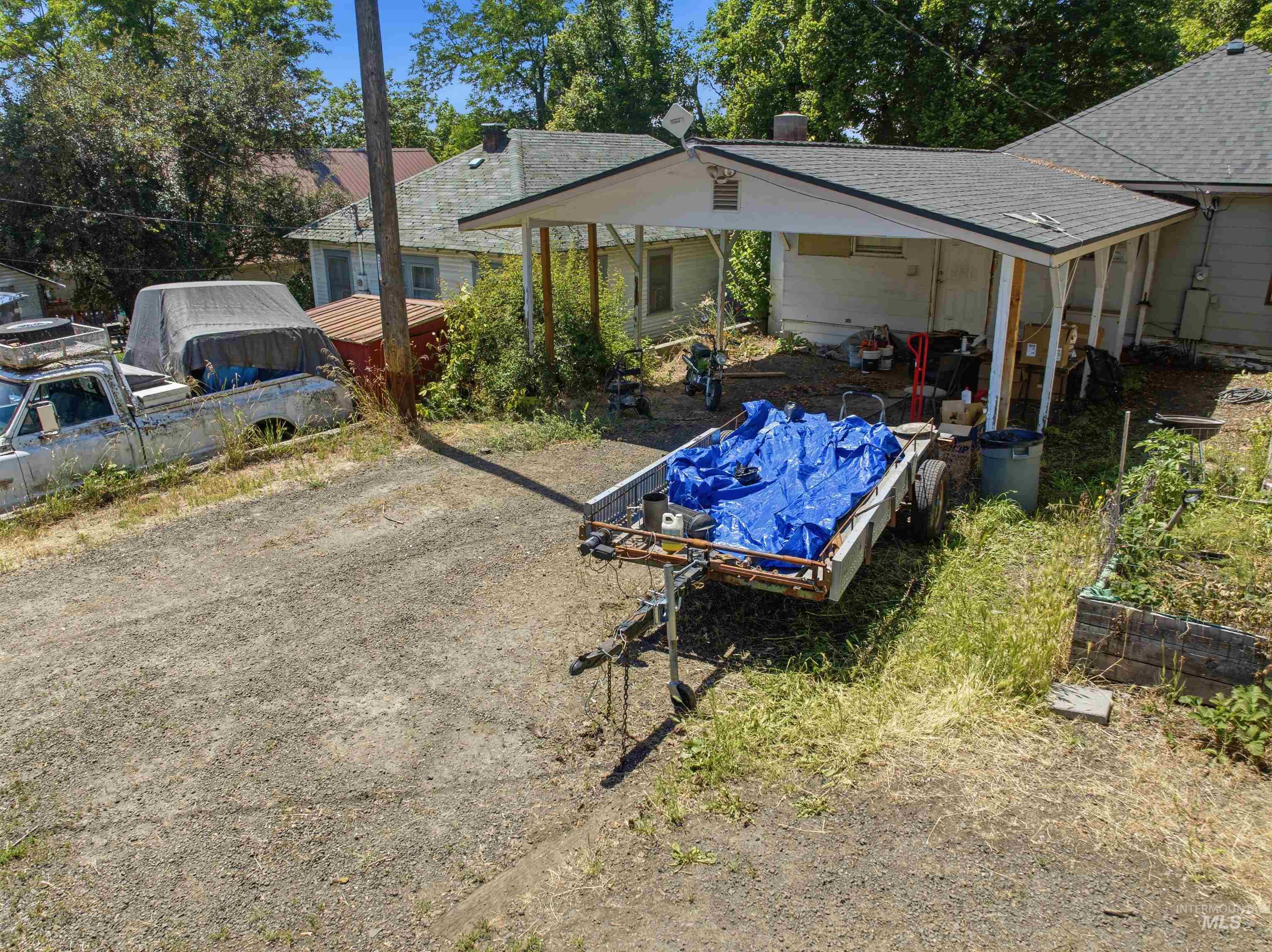 735 Oak St Property Photo 13